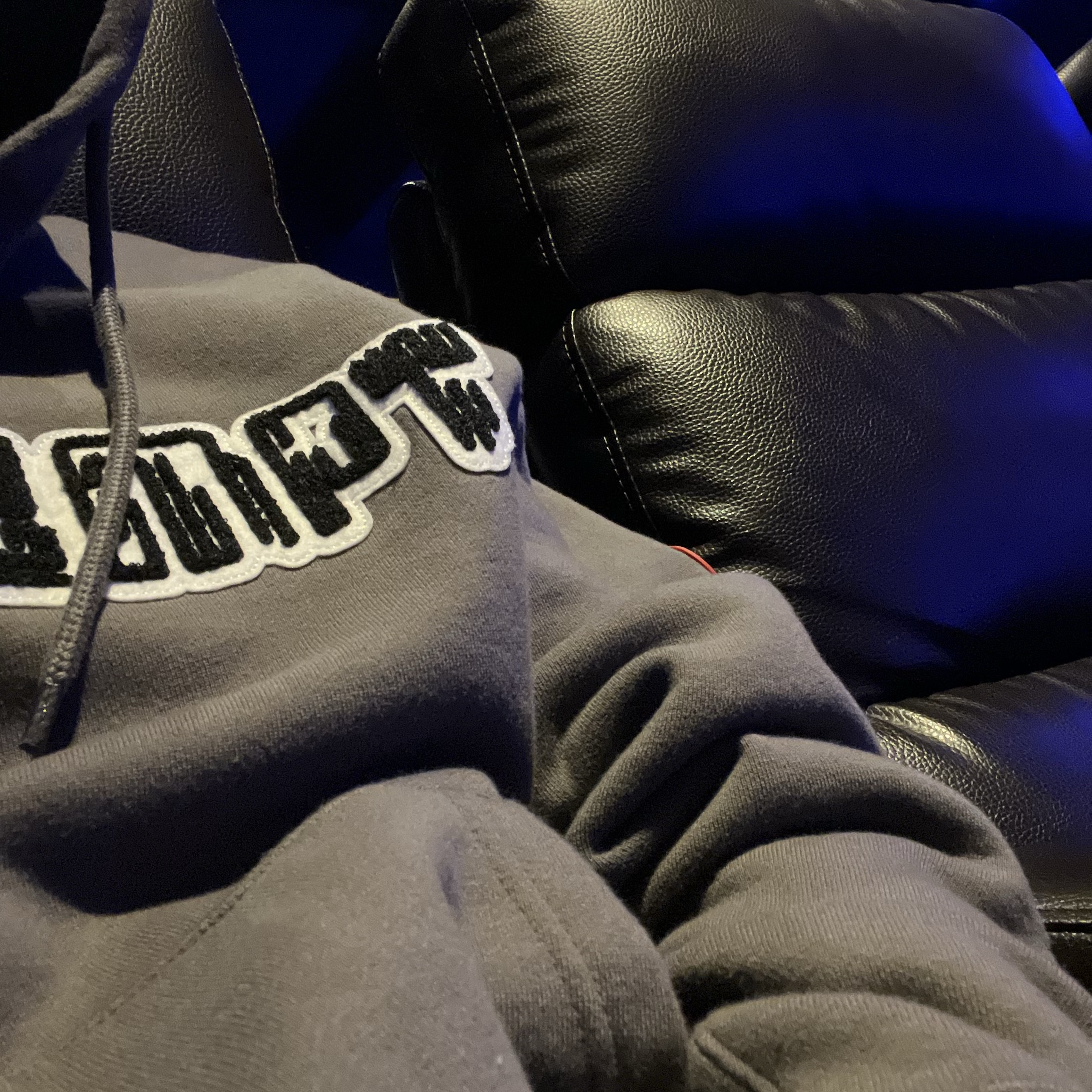 Cav Empt Embroidery Zip Hoody Charcoal - 24SS 착용 스타일 - 2