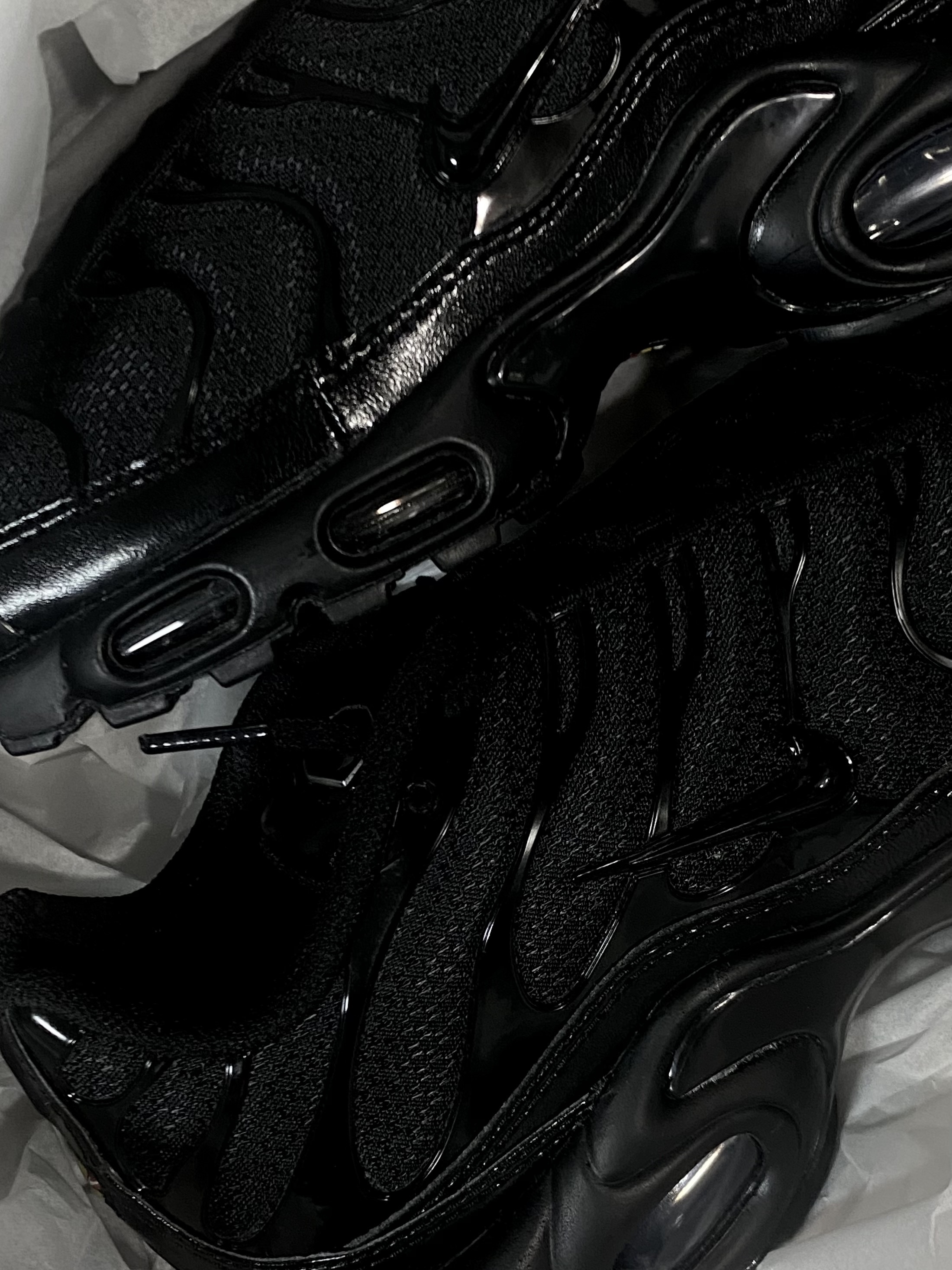 Nike Air Max Plus Triple Black 착용 스타일