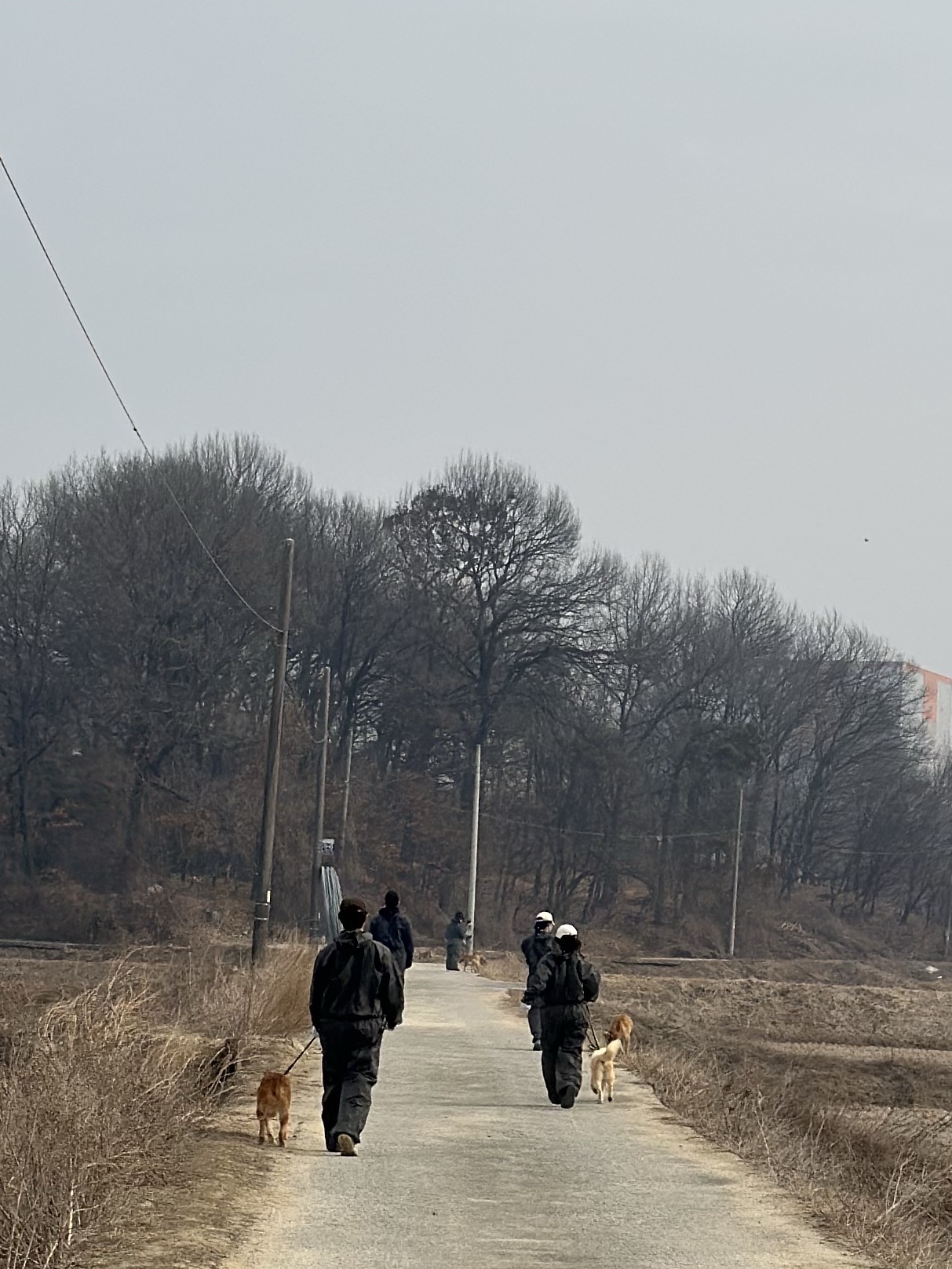 스투시 스텐팻 카모 비치 쉘 자켓 포틴, 나이키 ACG 스미스 서밋 카고 팬츠 블랙 - 아시아 착용 스타일 - 5