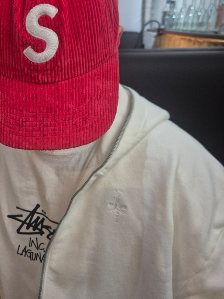 Supreme Corduroy S Logo 6-Panel Bright Red - 24FW, Jordan x Travis Scott Full-Zip Hoodie Sail (DZ5500-133) 착용 스타일 - 2