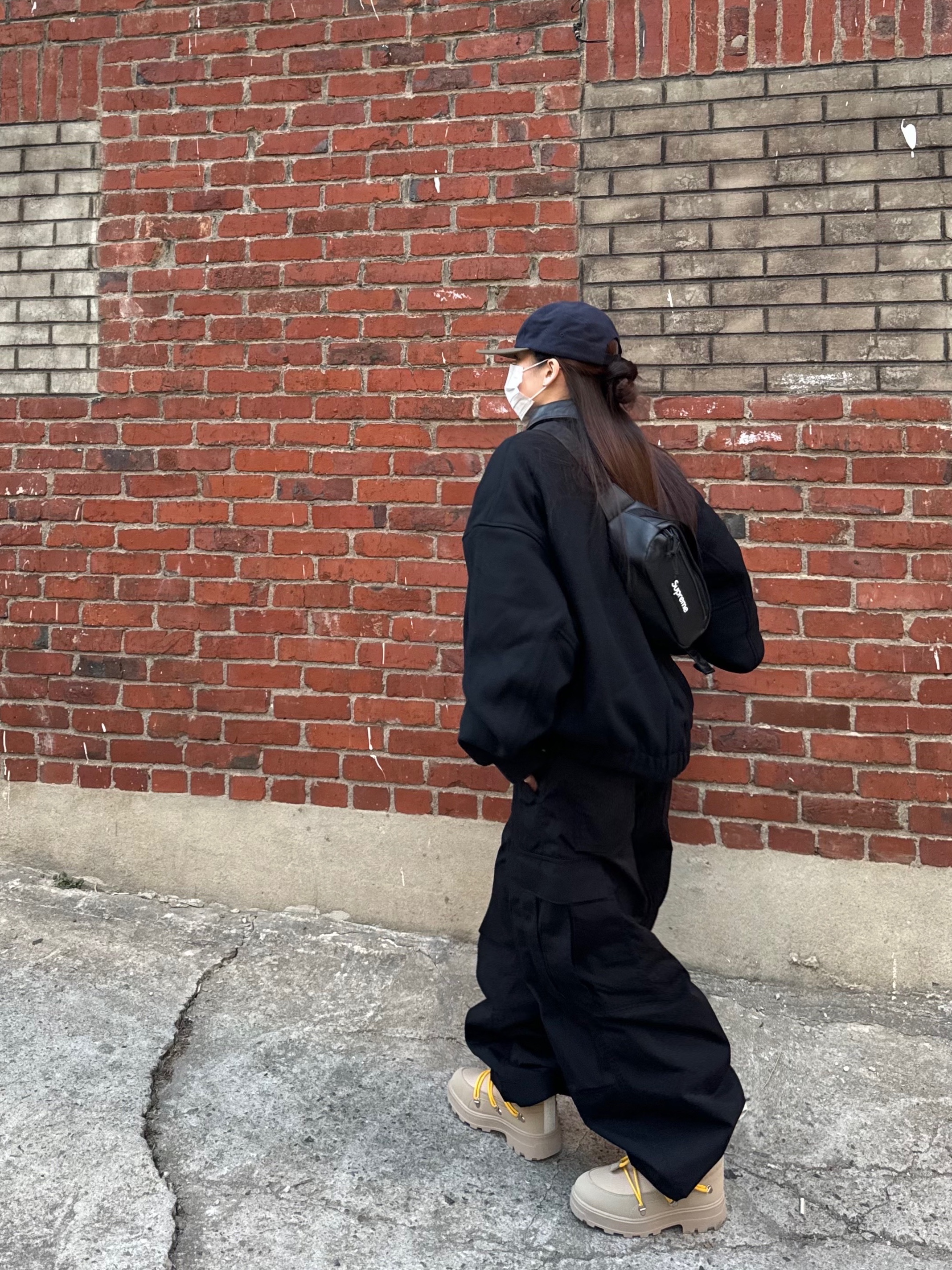 Nike Solo Swoosh Wool Varsity Jacket Black White - Asia, Supreme 2-Tone Camp Cap Navy - 23FW 착용 스타일 - 1