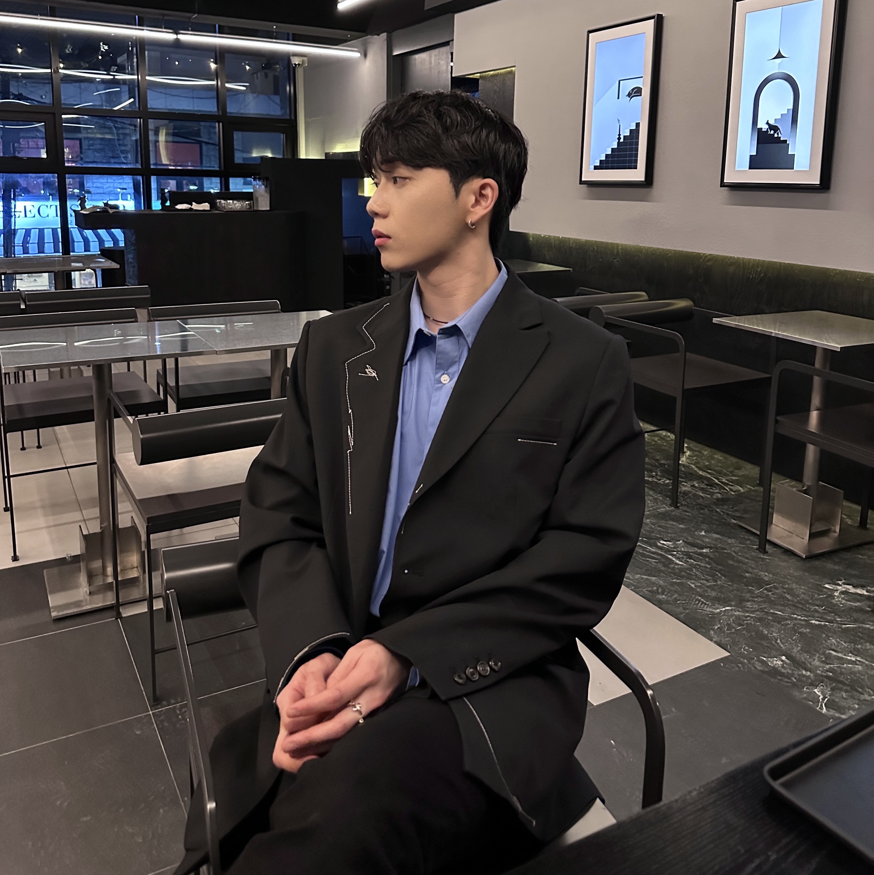 자라 x 아더에러 오버사이즈 블레이저 블랙 착용 스타일