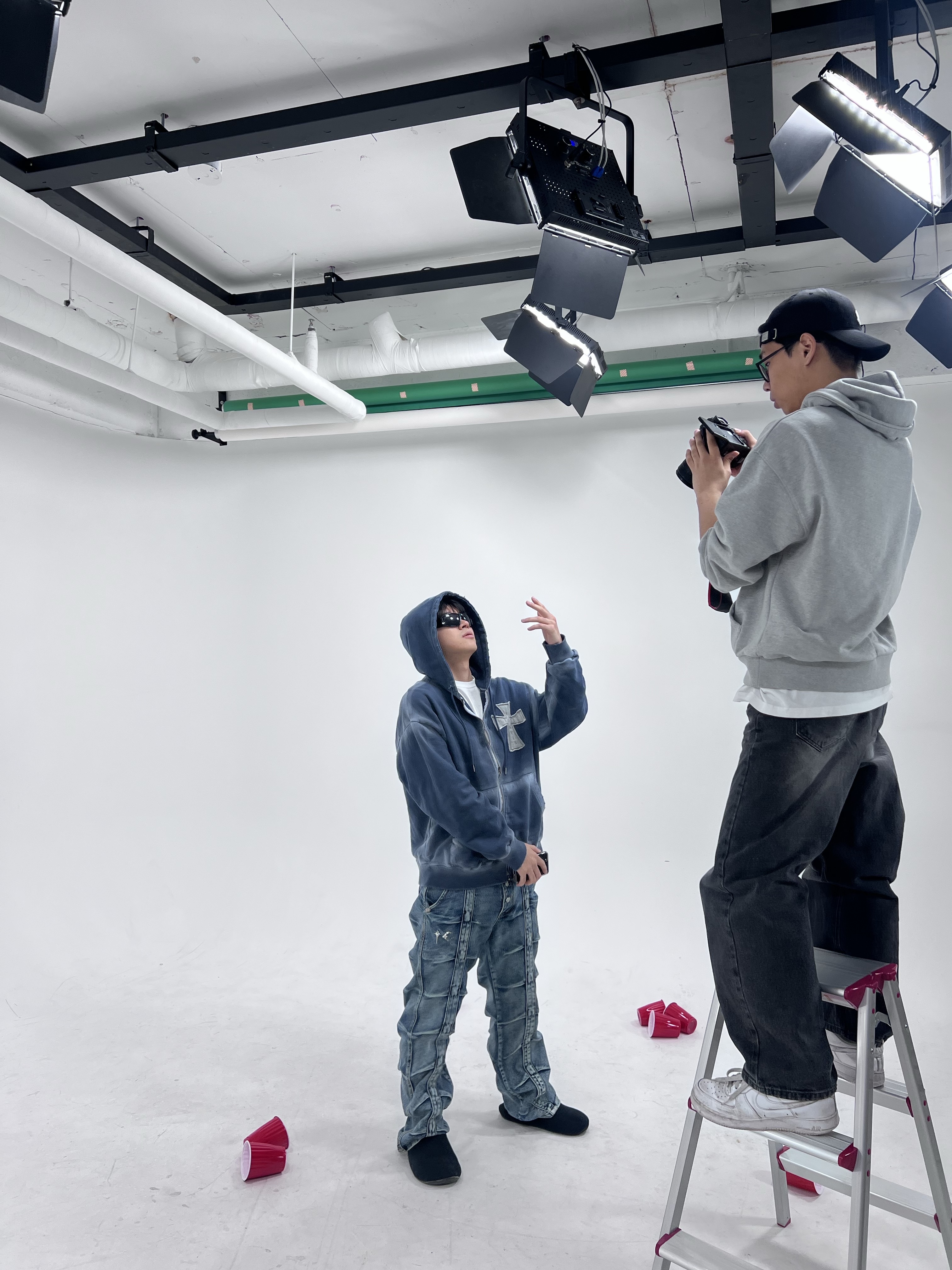 Thug Club Line GOB Denim Pants Blue - 24FW 착용 스타일 - 4