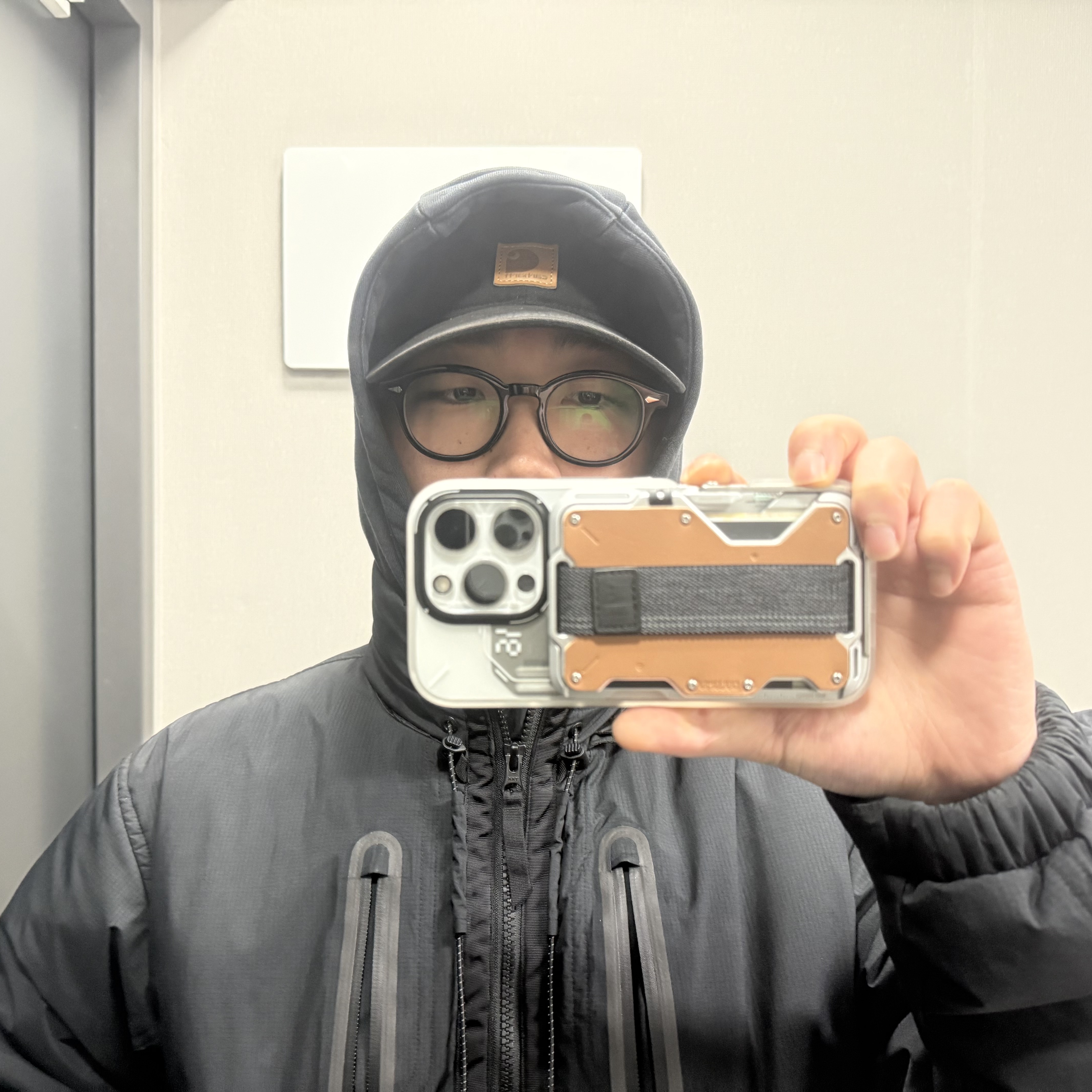 Carhartt Canvas Cap Black, New Balance 992 Made in USA Grey - D Standard 착용 스타일
