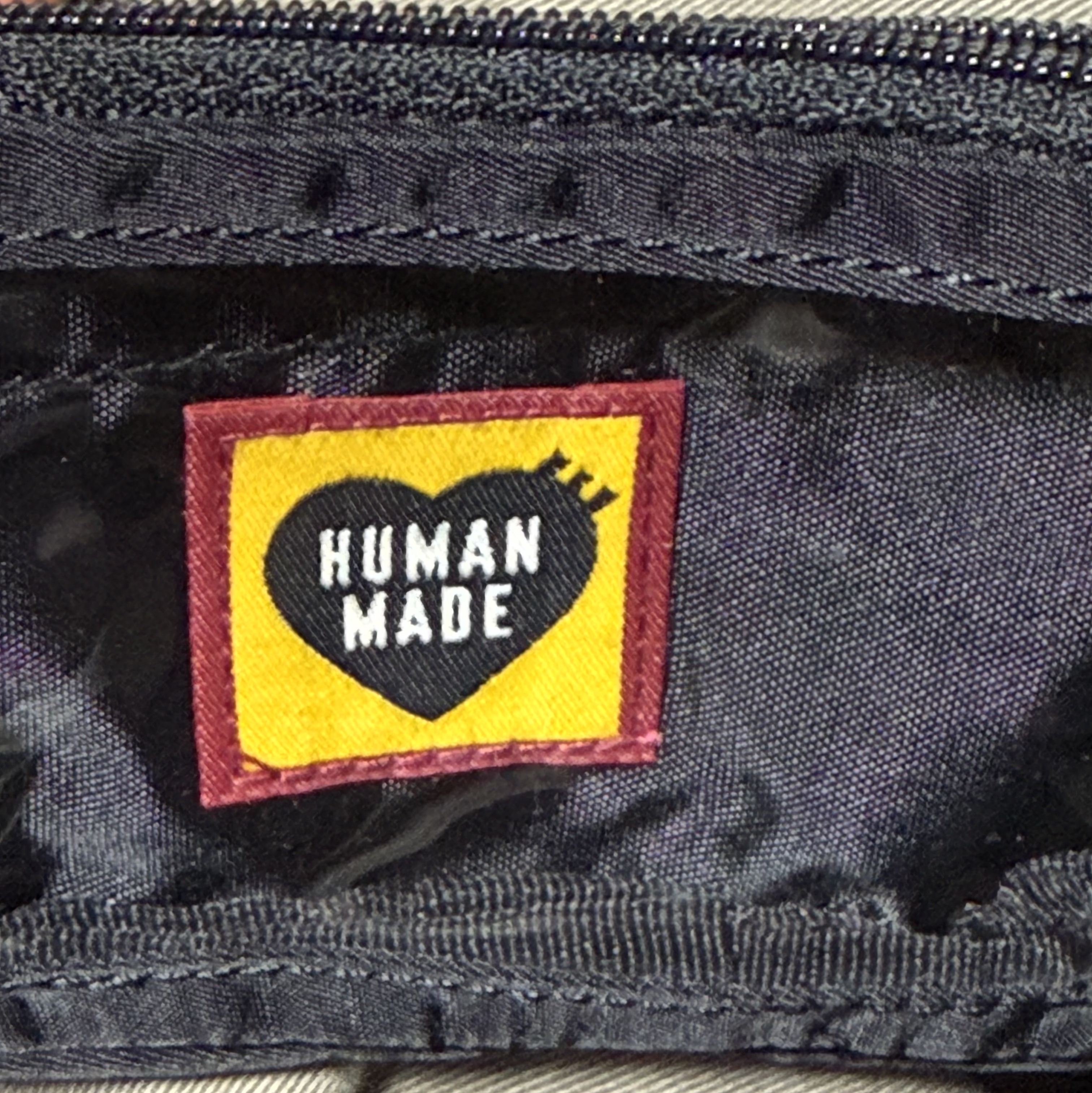 Human Made Military Card Case Black 착용 스타일 - 4