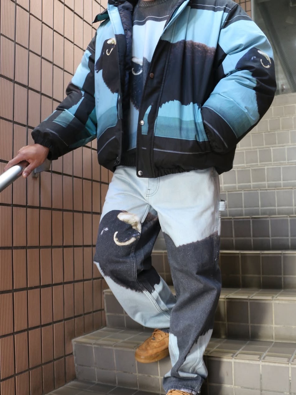Supreme x Damien Hirst Down Puffer Jacket Black - 25SS 착용 스타일 - 3