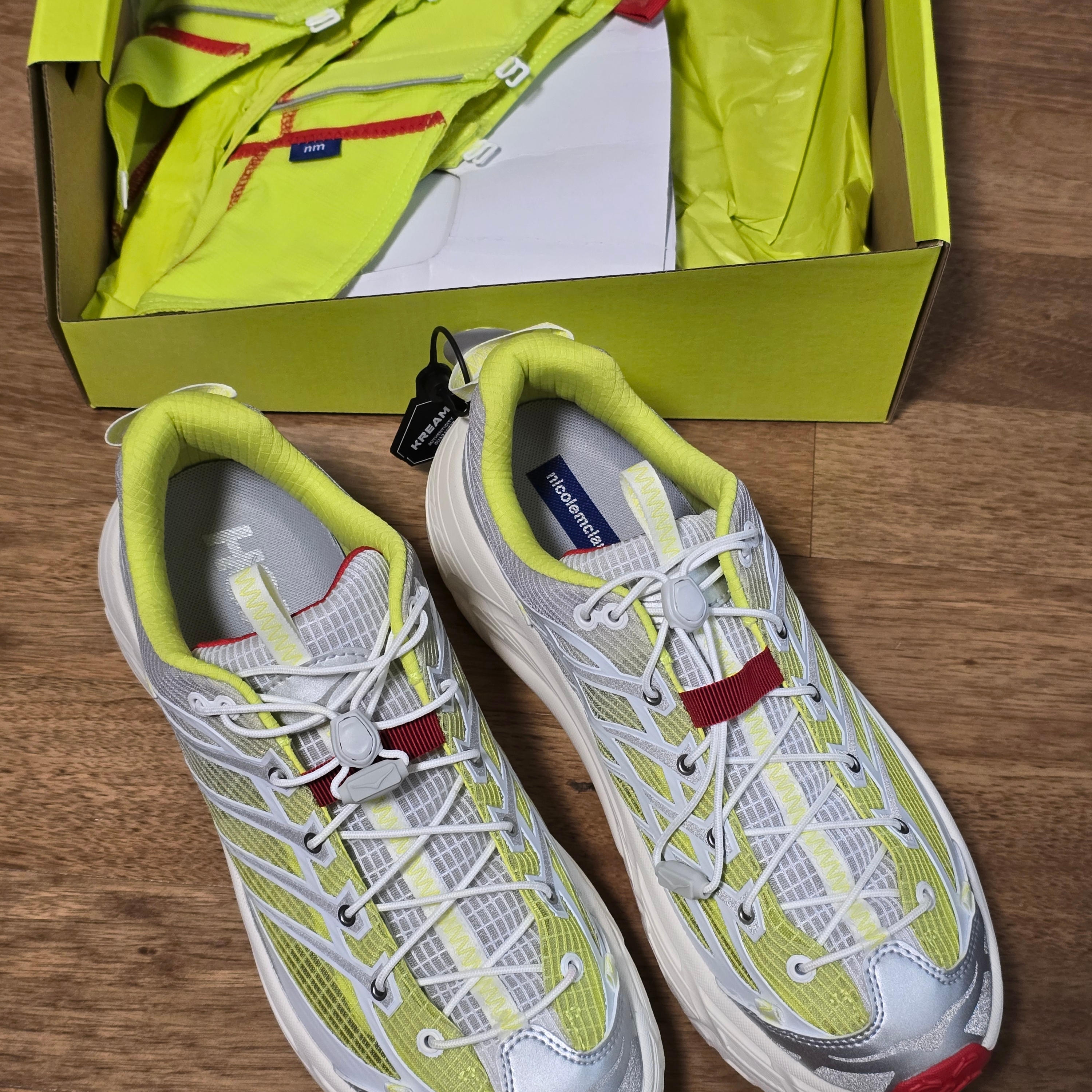 Hoka x Nicole McLaughlin Mafate Three 2 White Neon 착용 스타일 - 2