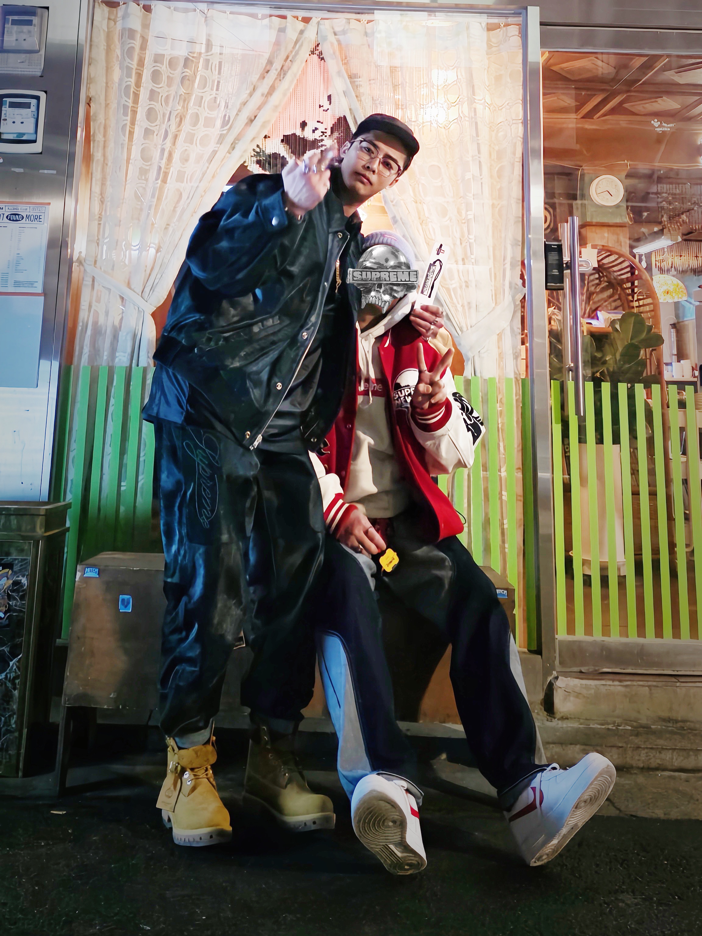 Chrome Hearts Vertical Smile II Classic Brown Gold Plated, Supreme x Jordan Warm Up Jersey Black - 24FW 착용 스타일 - 2