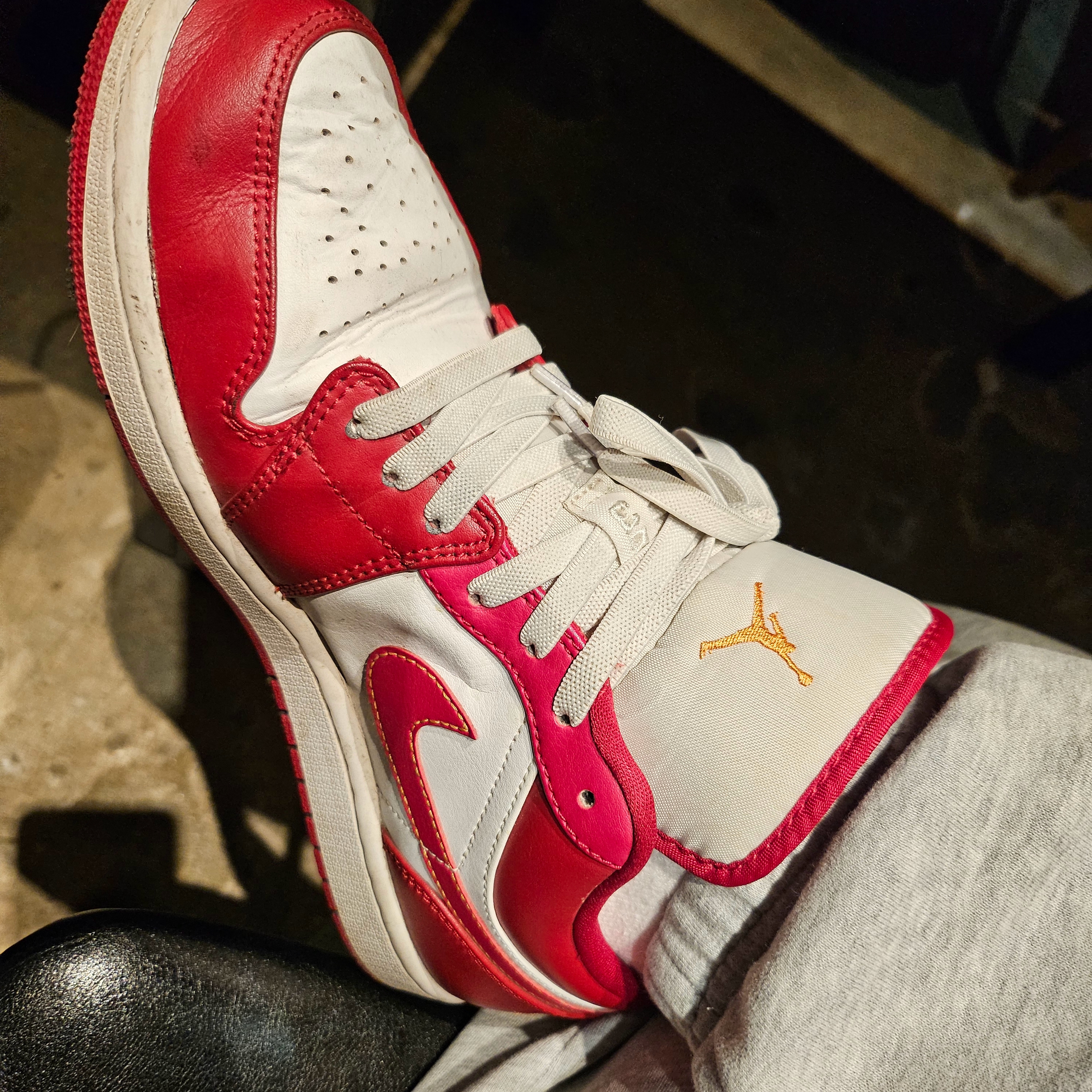 Jordan 1 Low Cardinal Red 착용 스타일