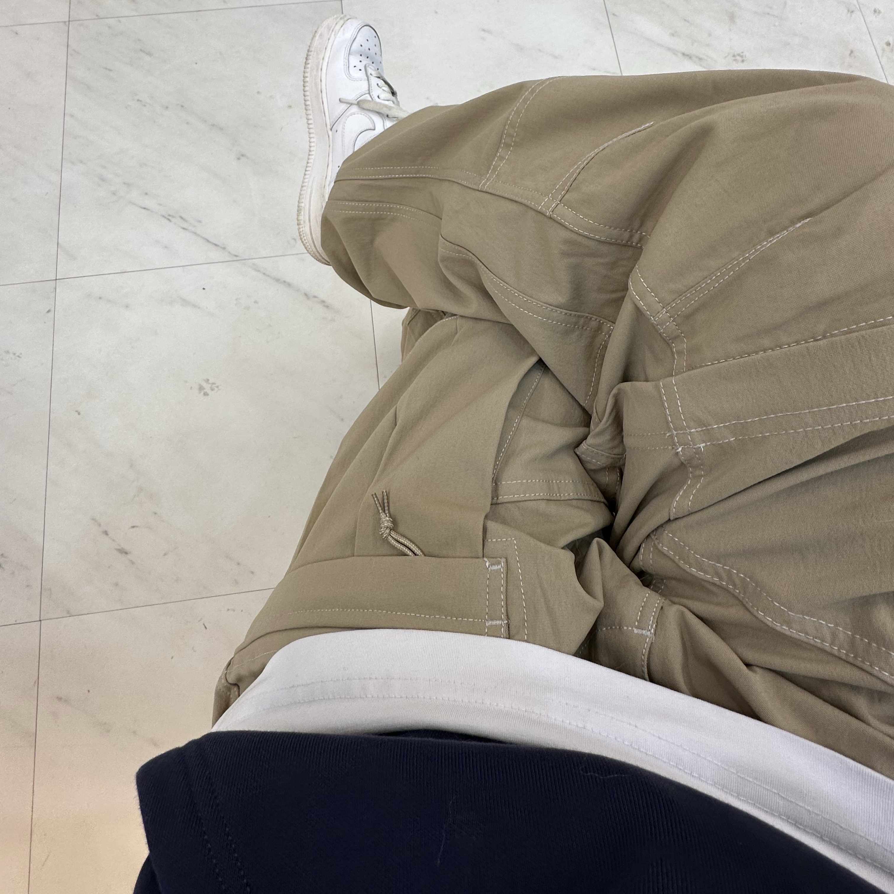 Nike ACG Smith Summit Cargo Pants Khaki Iron Ore - Asia, Nike Air Force 1 '07 Low White 착용 스타일