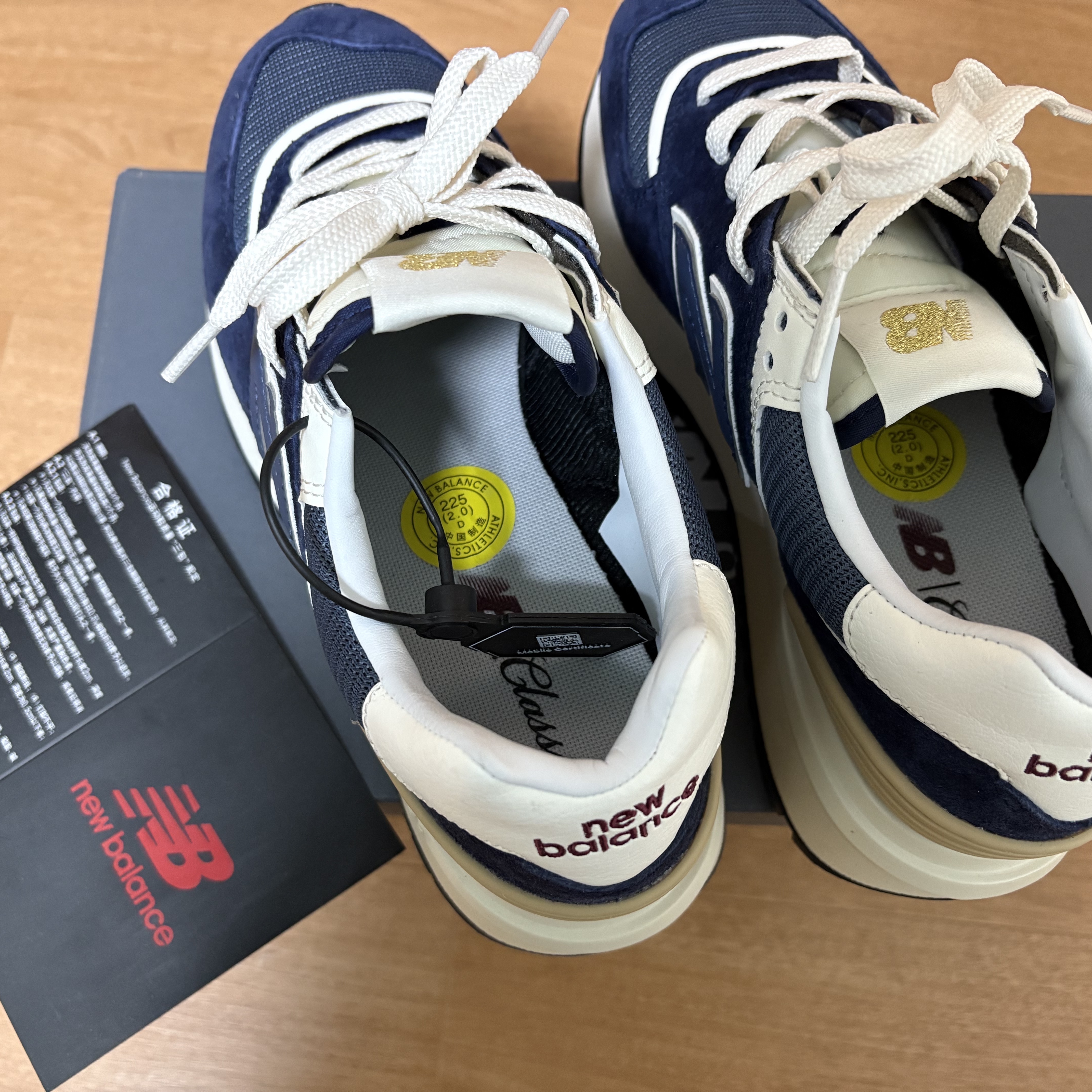 New Balance 574 Legacy Navy 착용 스타일 - 1