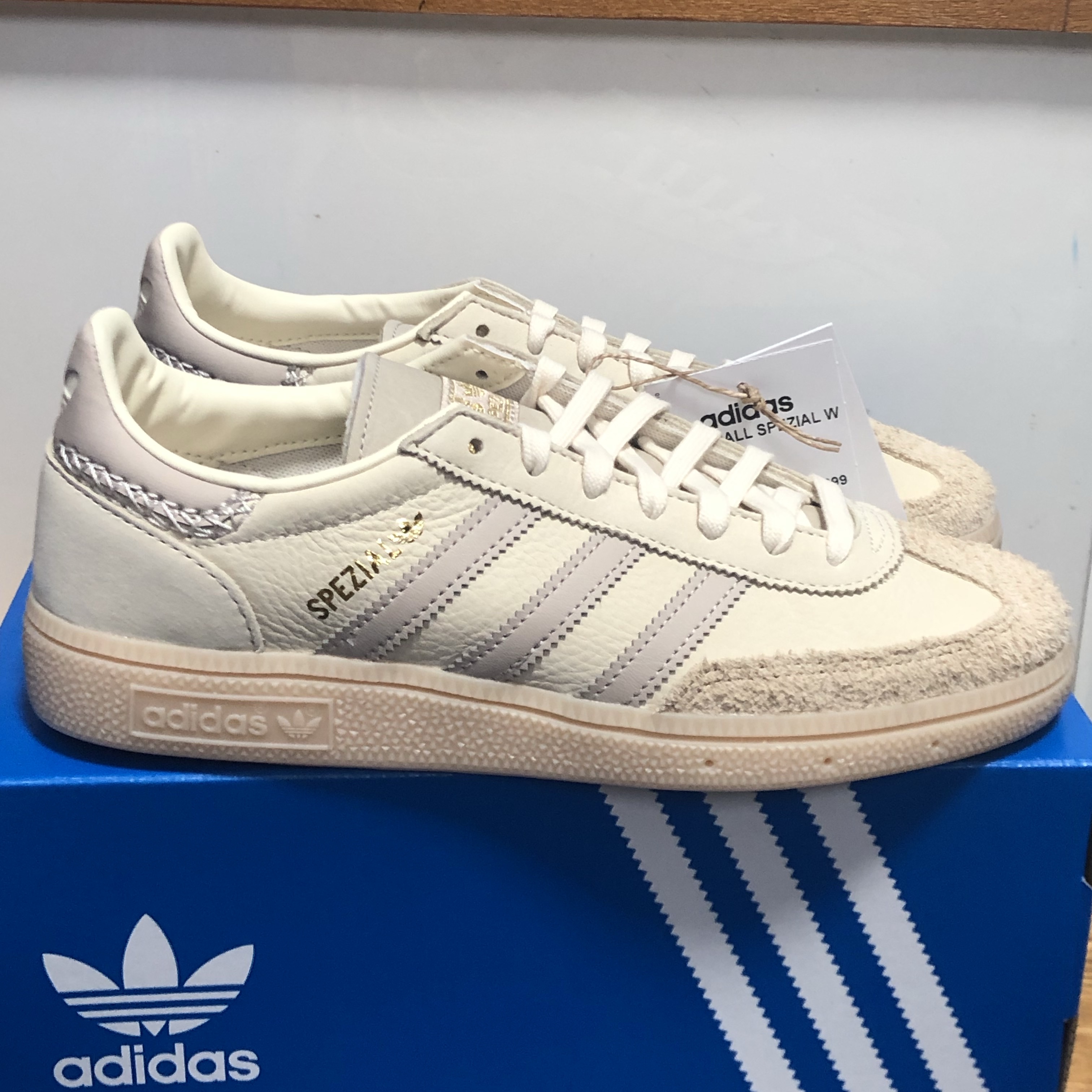 (W) Adidas Spezial Handball Cream White Wonder Beige 착용 스타일