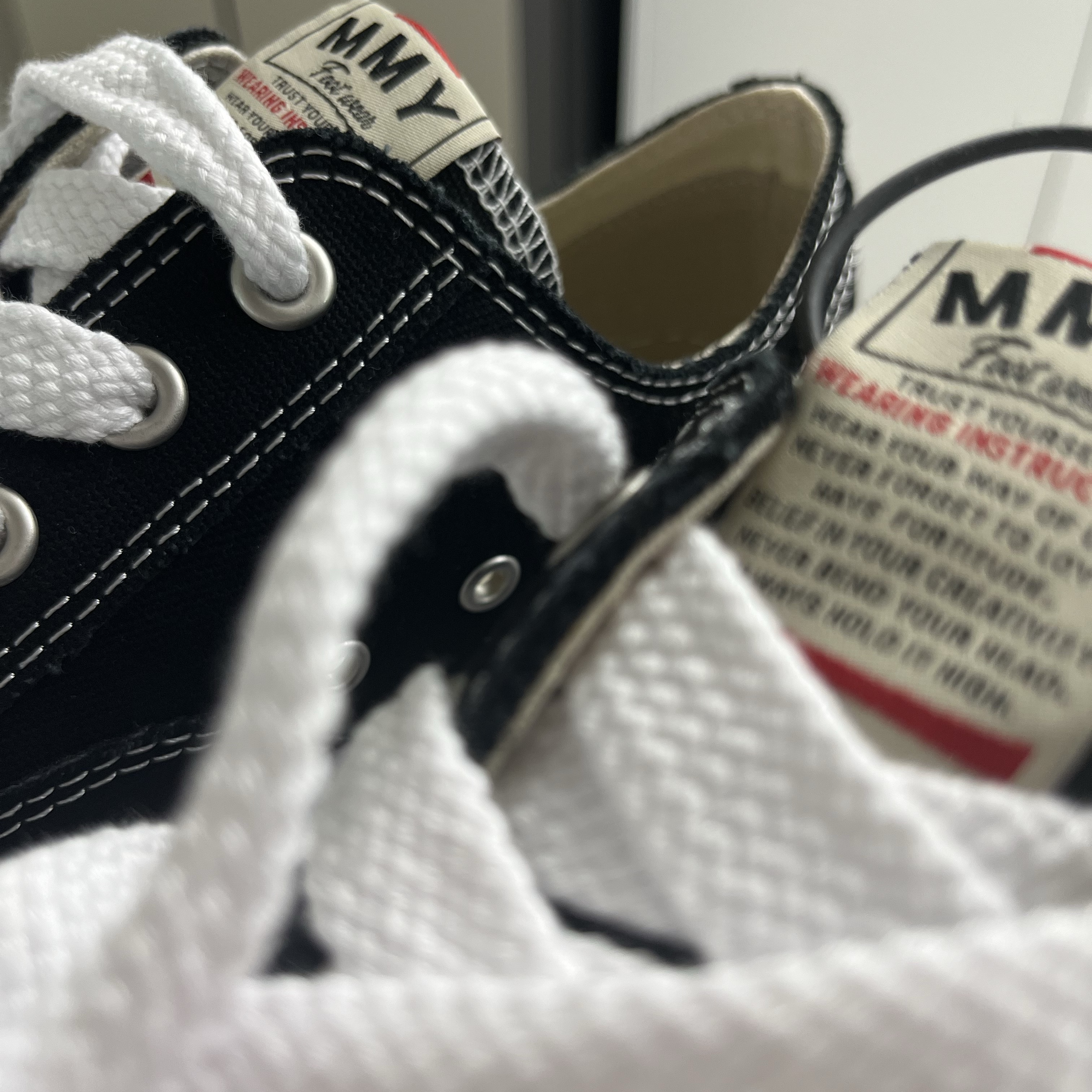Maison Mihara Yasuhiro Hank OG Sole Canvas Low-top Sneakers Black 착용 스타일