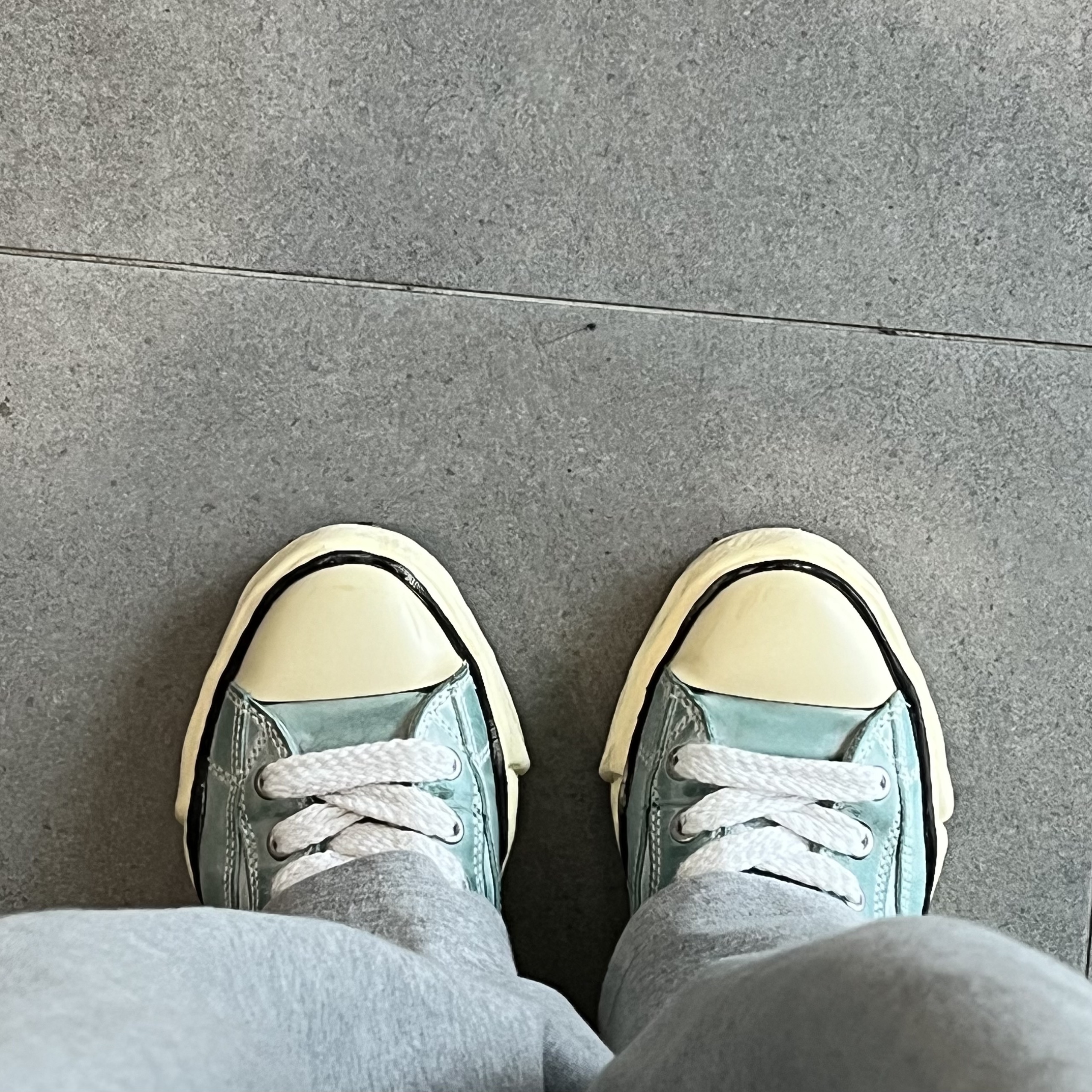 Maison Mihara Yasuhiro Peterson OG Sole Paraffin Leather Low-top Sneakers Dark Green 착용 스타일