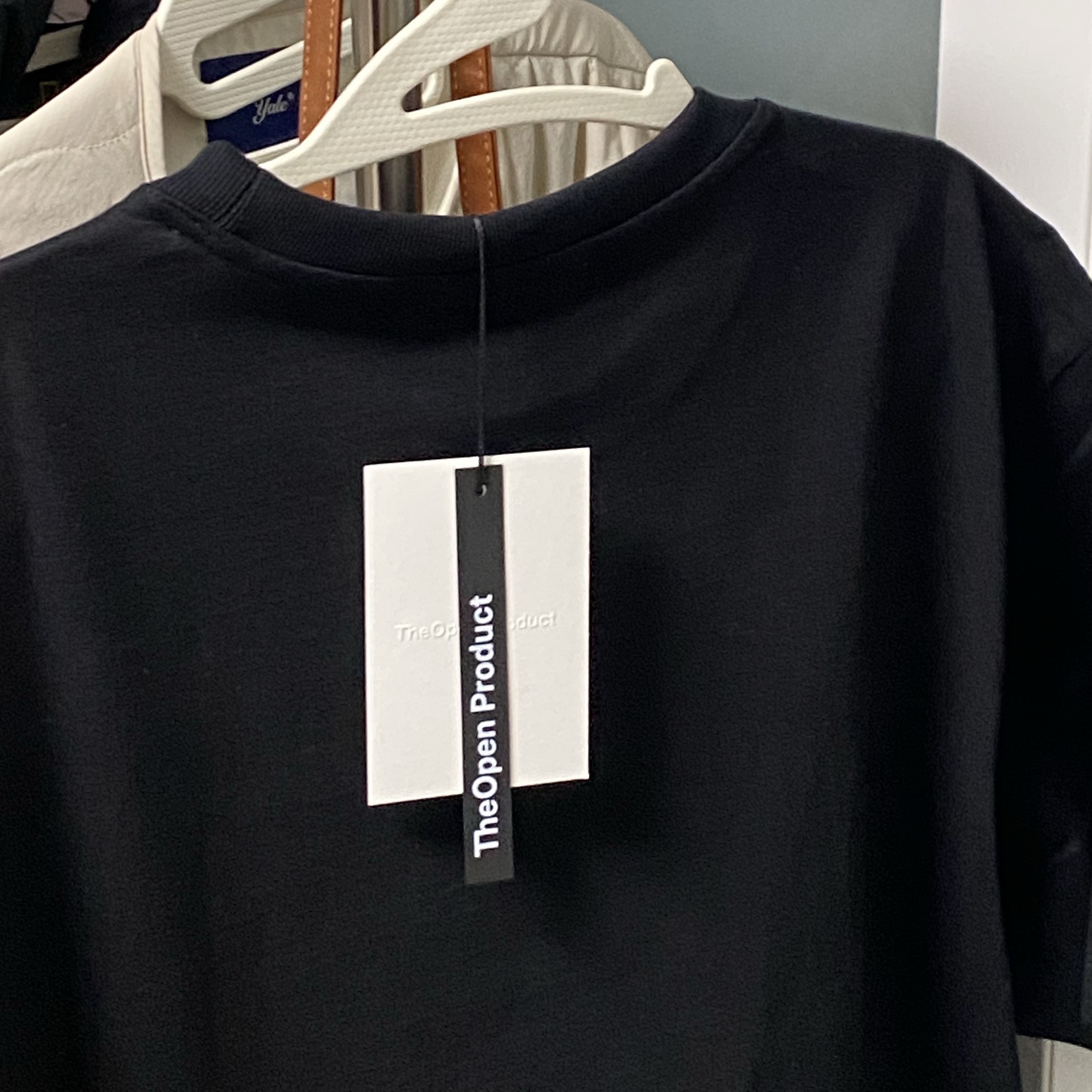 Open Yy Black Rabbit T-Shirt Black 착용 스타일 - 2