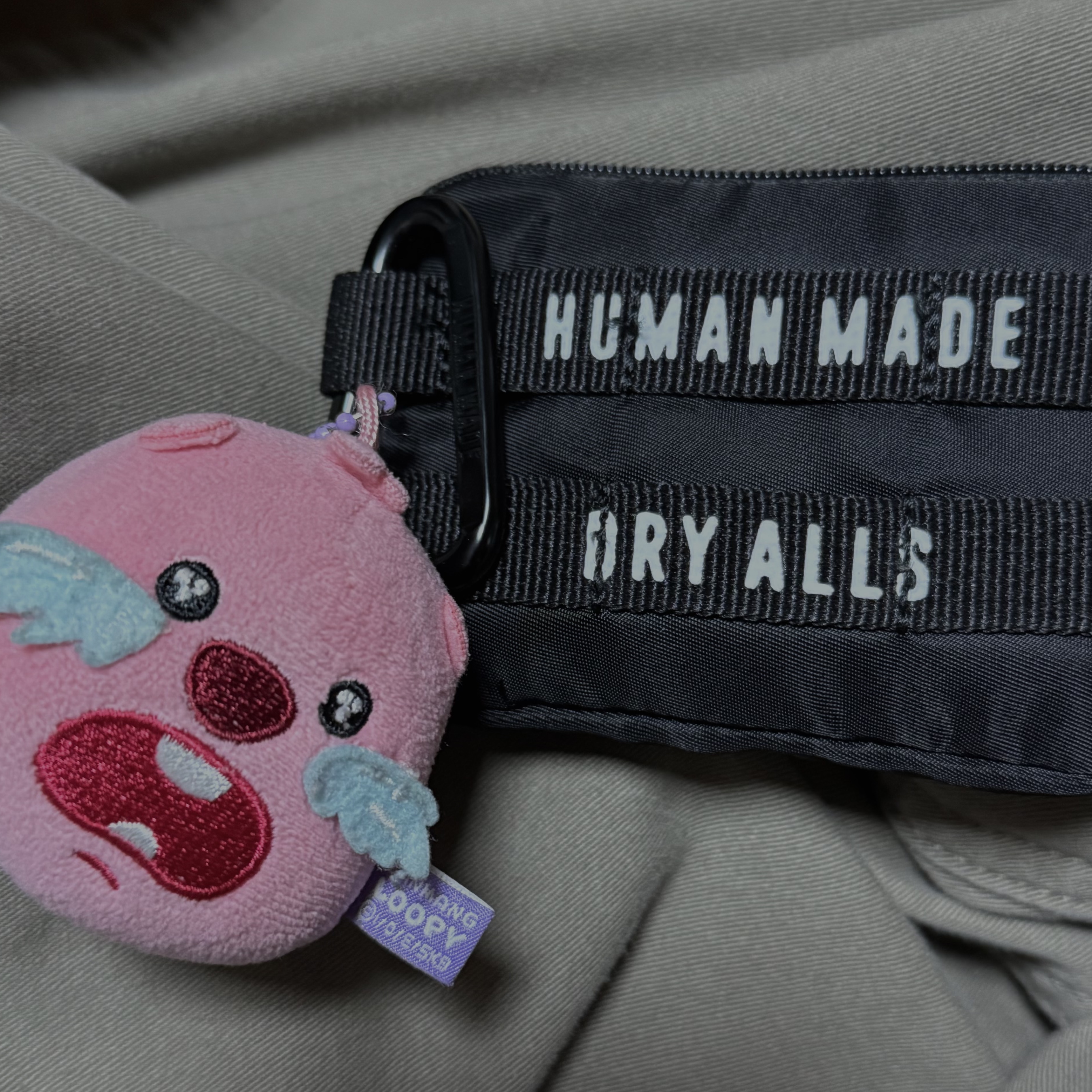 Human Made Military Card Case Black 착용 스타일 - 5