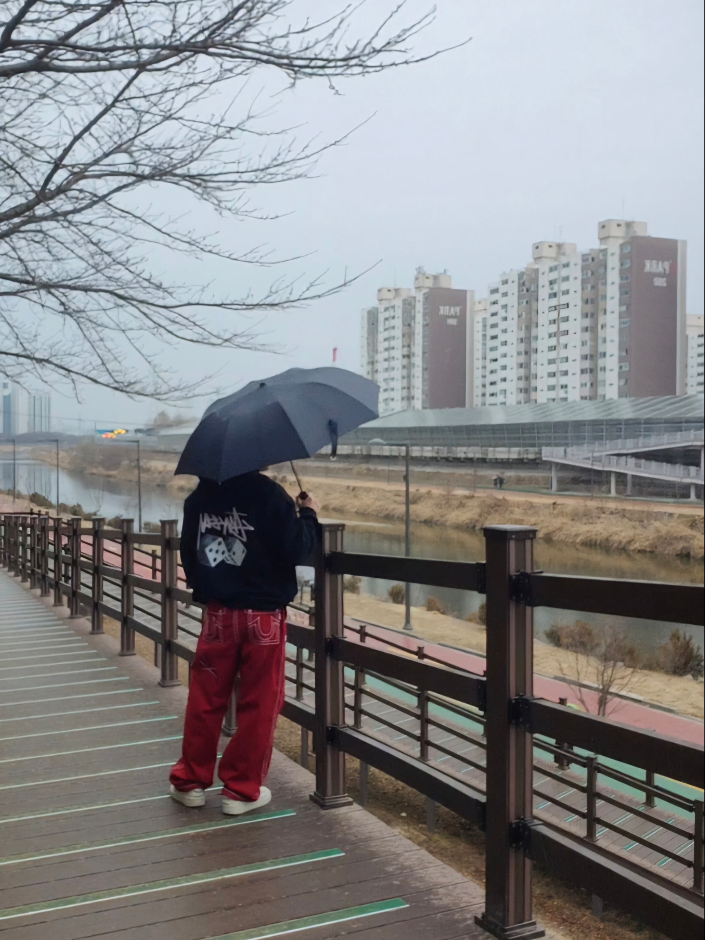 True Religion Scar Washed Denim Pants Red, Nike x Ambush Air Force 1 Low SP Phantom 착용 스타일 - 2