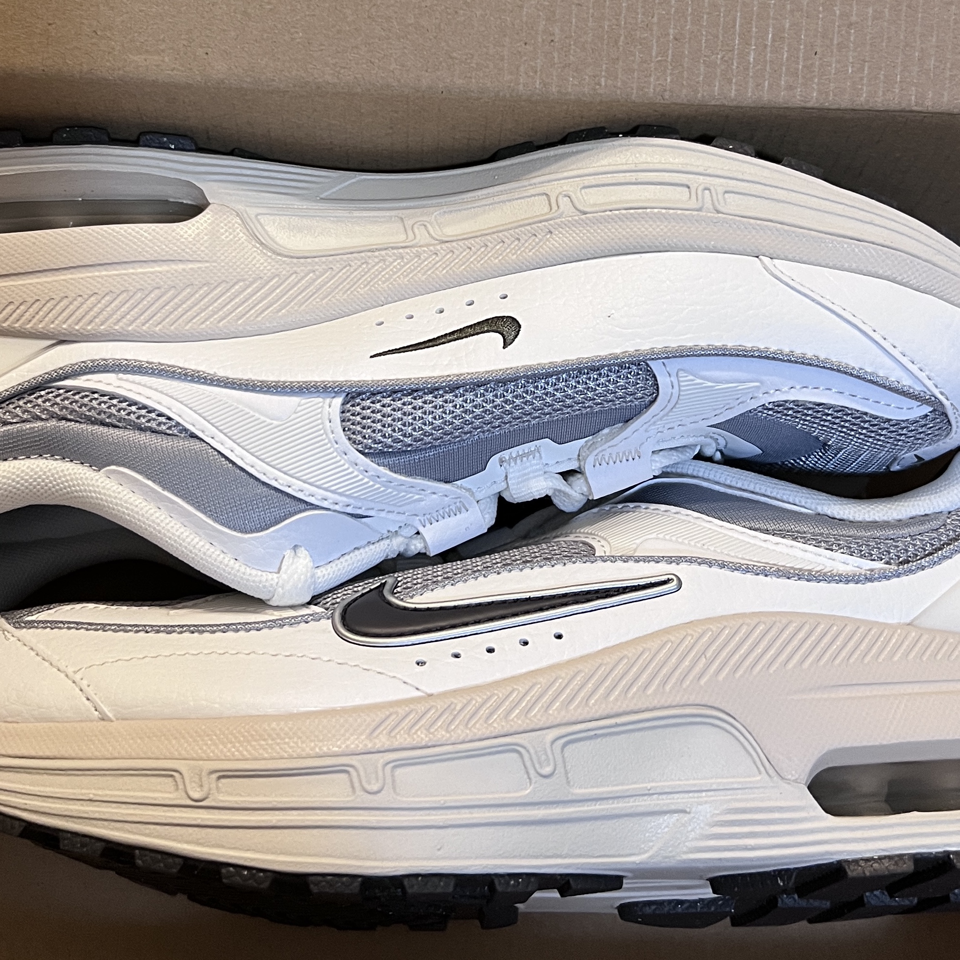 (W) Nike Air Max Bliss Next Nature Wolf Grey 착용 스타일