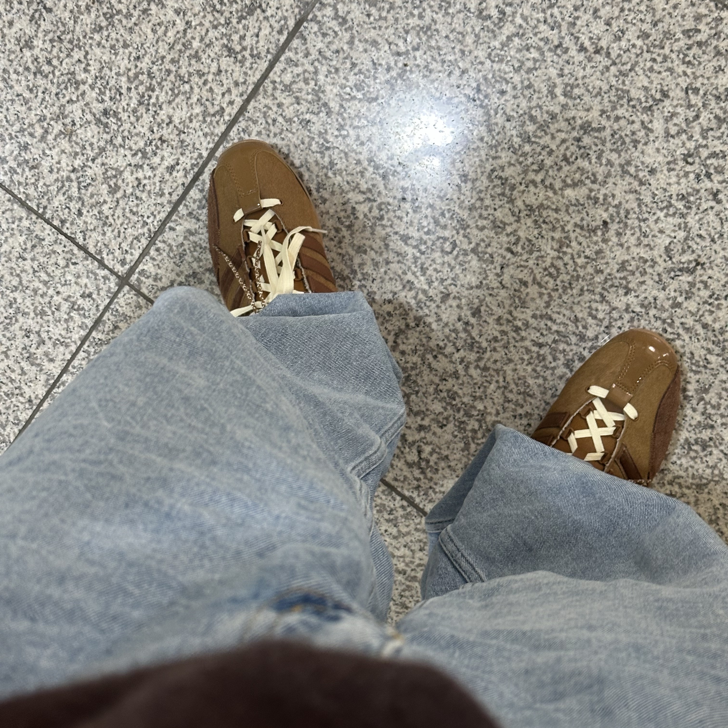 Adidas x Song for the Mute Country OG Bronze Strata Wild Brown 착용 스타일