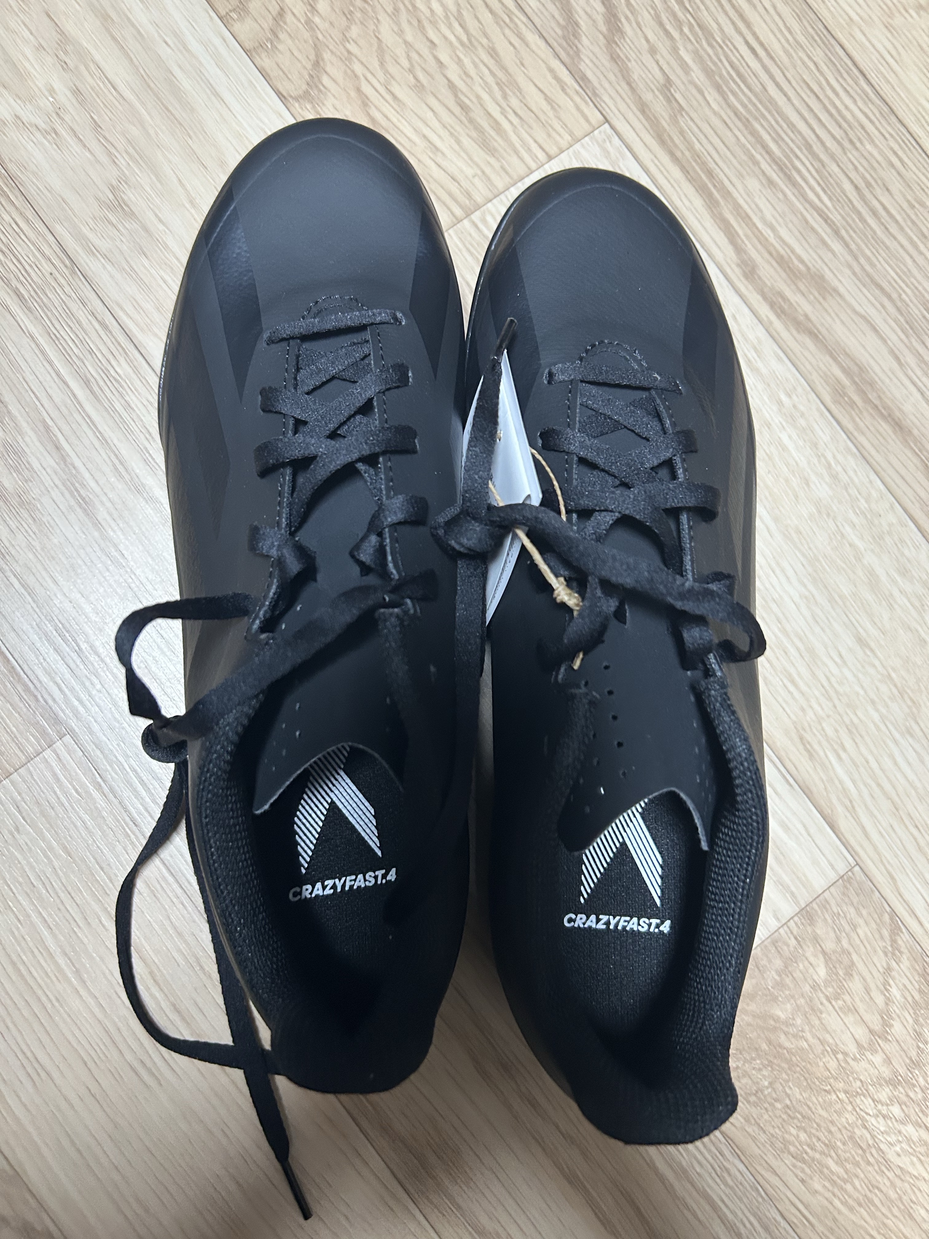 Adidas X Crazyfast.4 TF Triple Black 착용 스타일