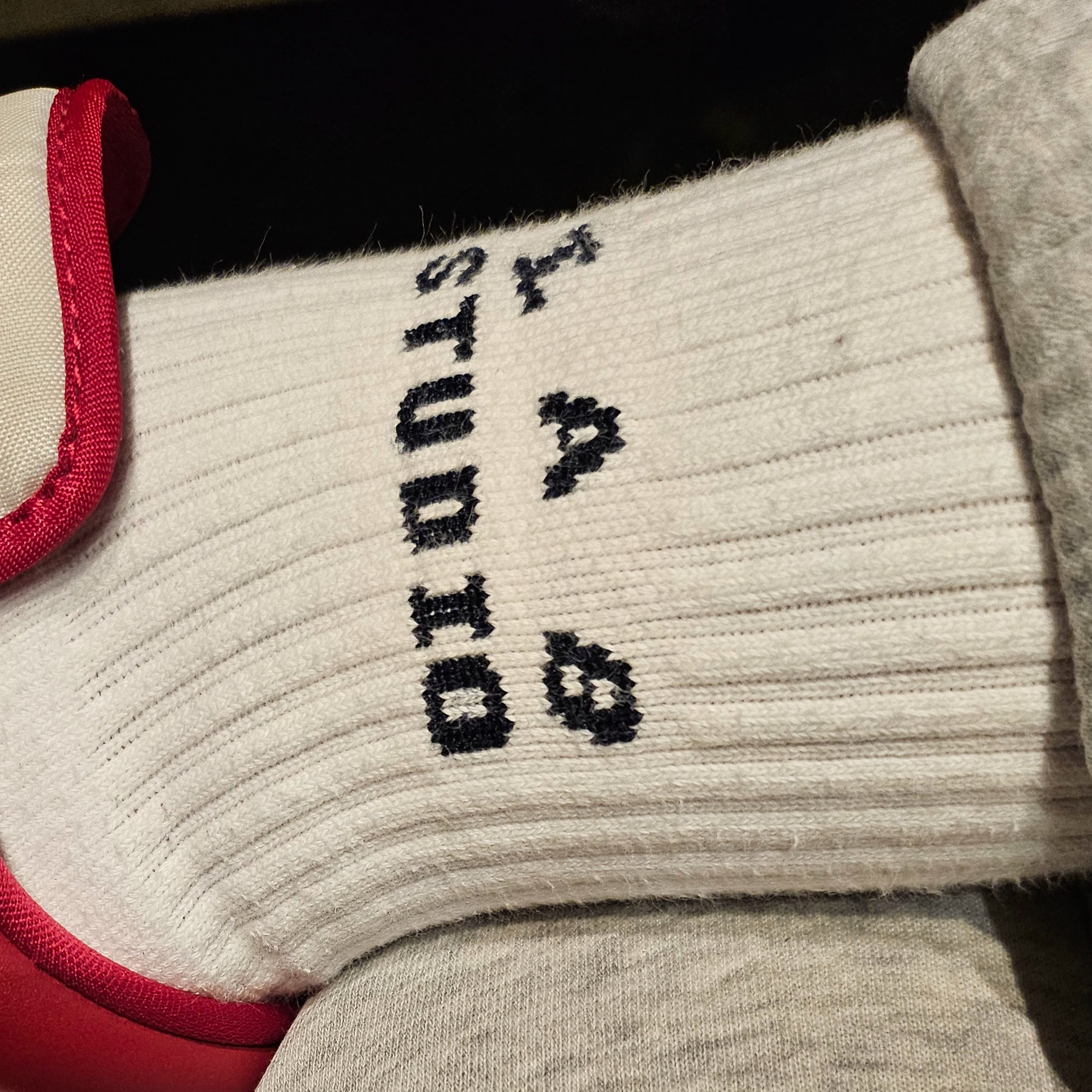 IAB Studio Socks White (5 Pack) 착용 스타일