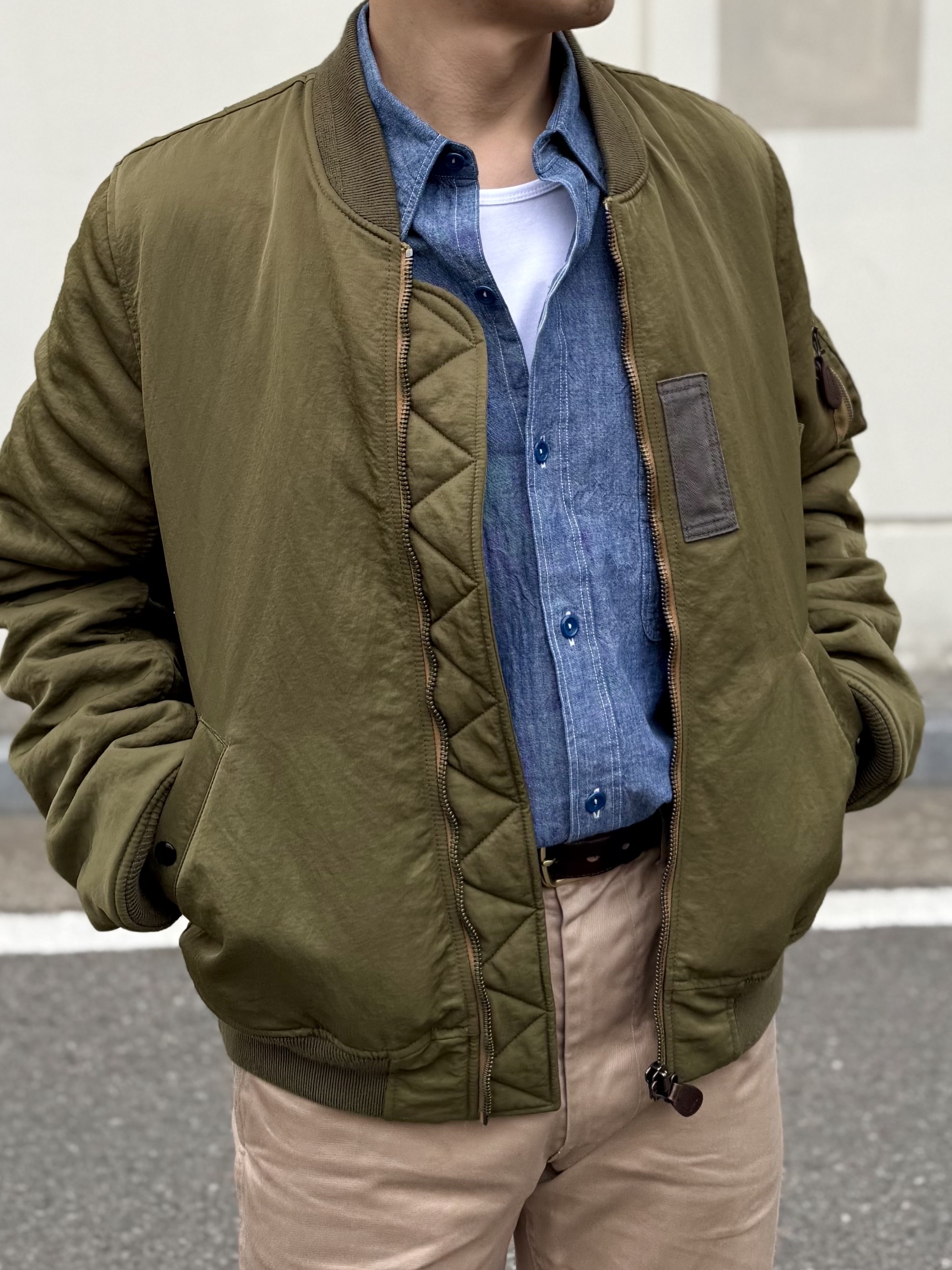 Buzz Rickson's Chambray Work Shirts Long Sleeve Blue, Buzz Rickson's Original Spec Chinos One Wash Khaki 착용 스타일 - 5