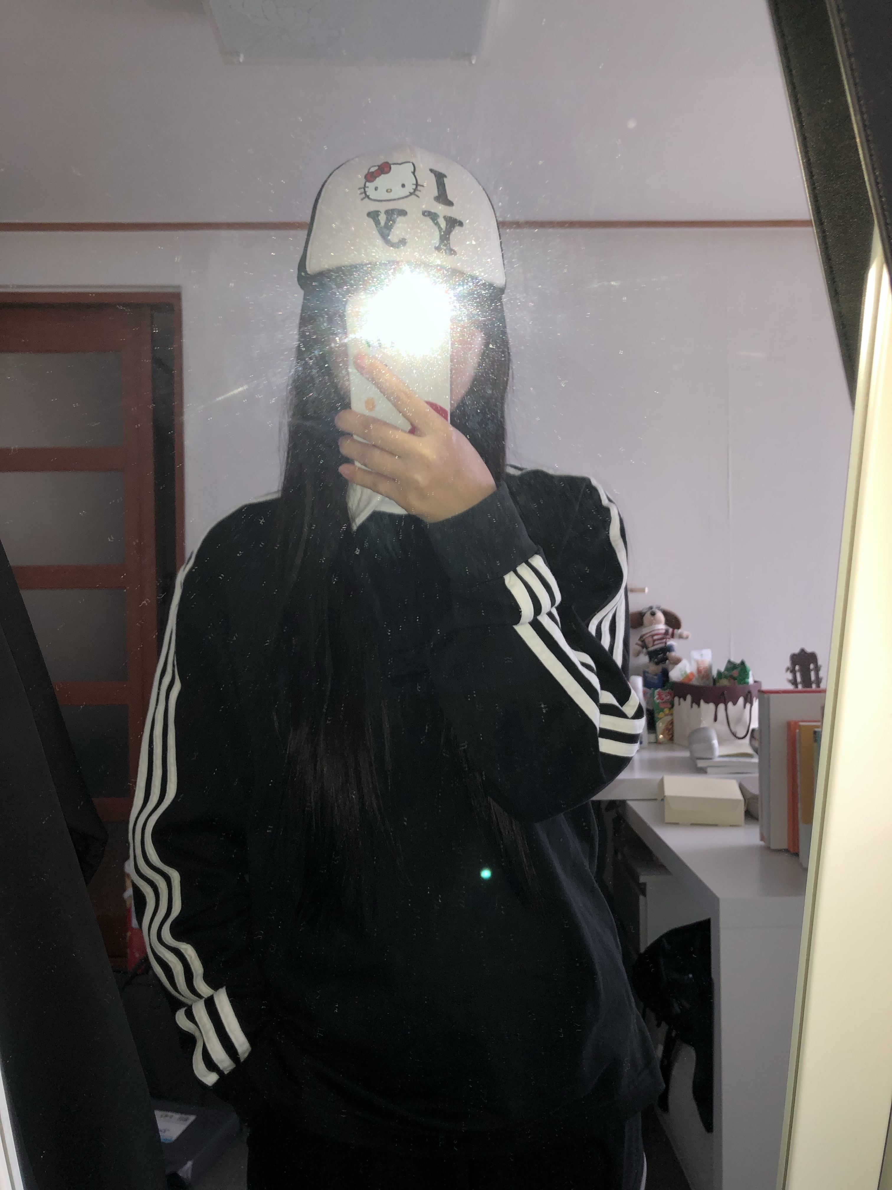 아디다스 아디컬러 럭비 폴로 셔츠 블랙 - KR 사이즈, 오픈 Yy x 헬로 키티 트러커캡 블랙 착용 스타일 - 2