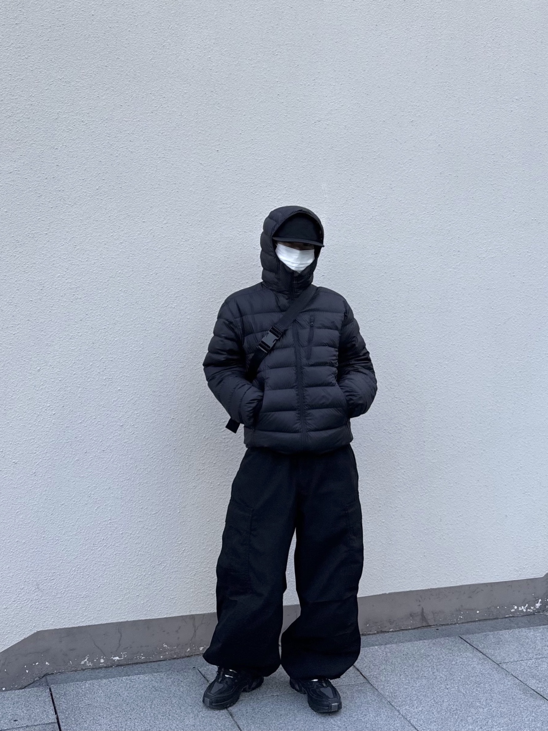 Musinsa Standard City Leisure Hooded Light Down Jacket Black, Salomon ACS Pro ADV Triple Black 착용 스타일 - 2