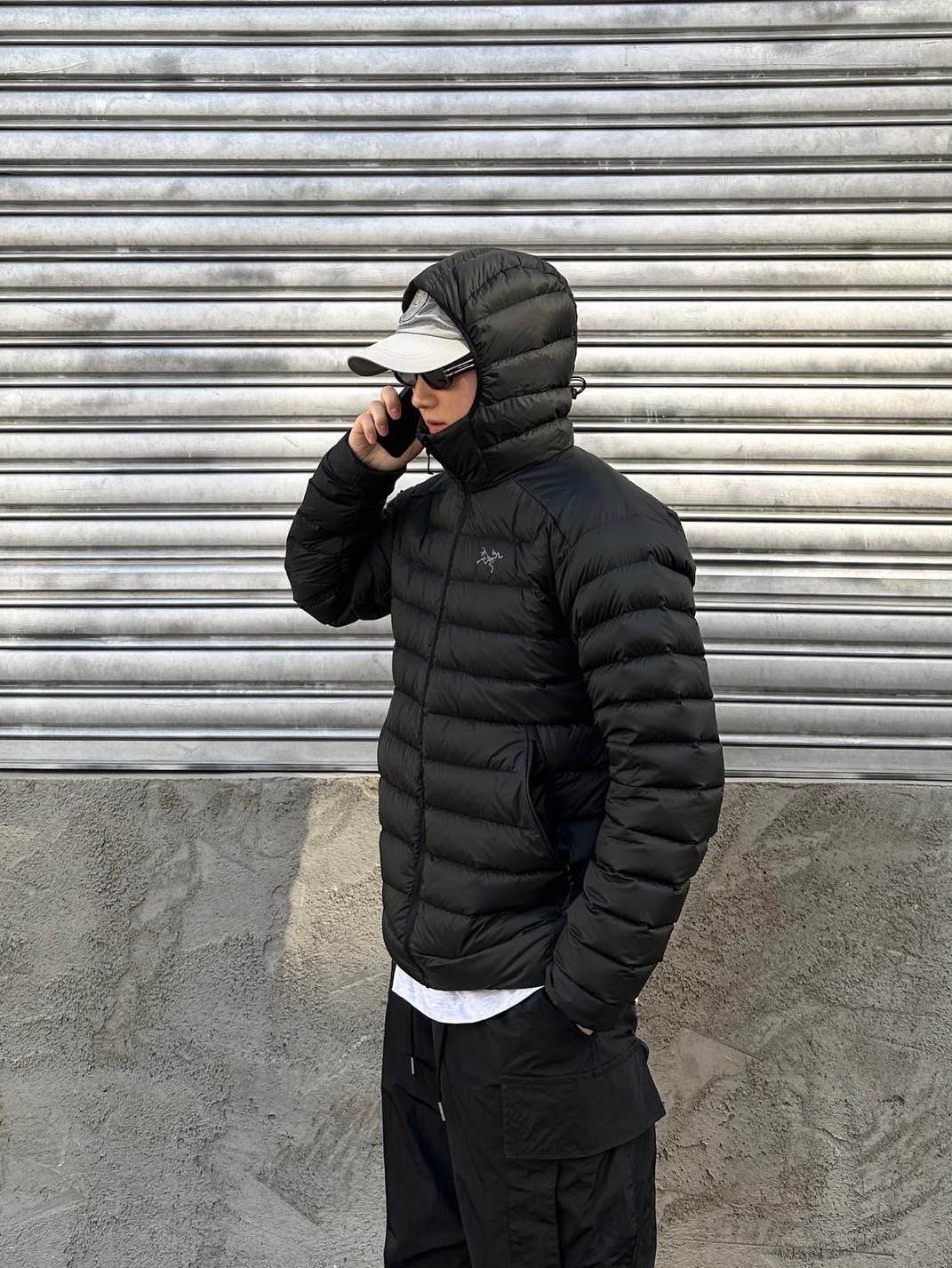 Arc'teryx Cerium Hoody Black, Stone Island 99576 Nylon Metal 6-Panel Cap Aqua - 22FW 착용 스타일 - 1
