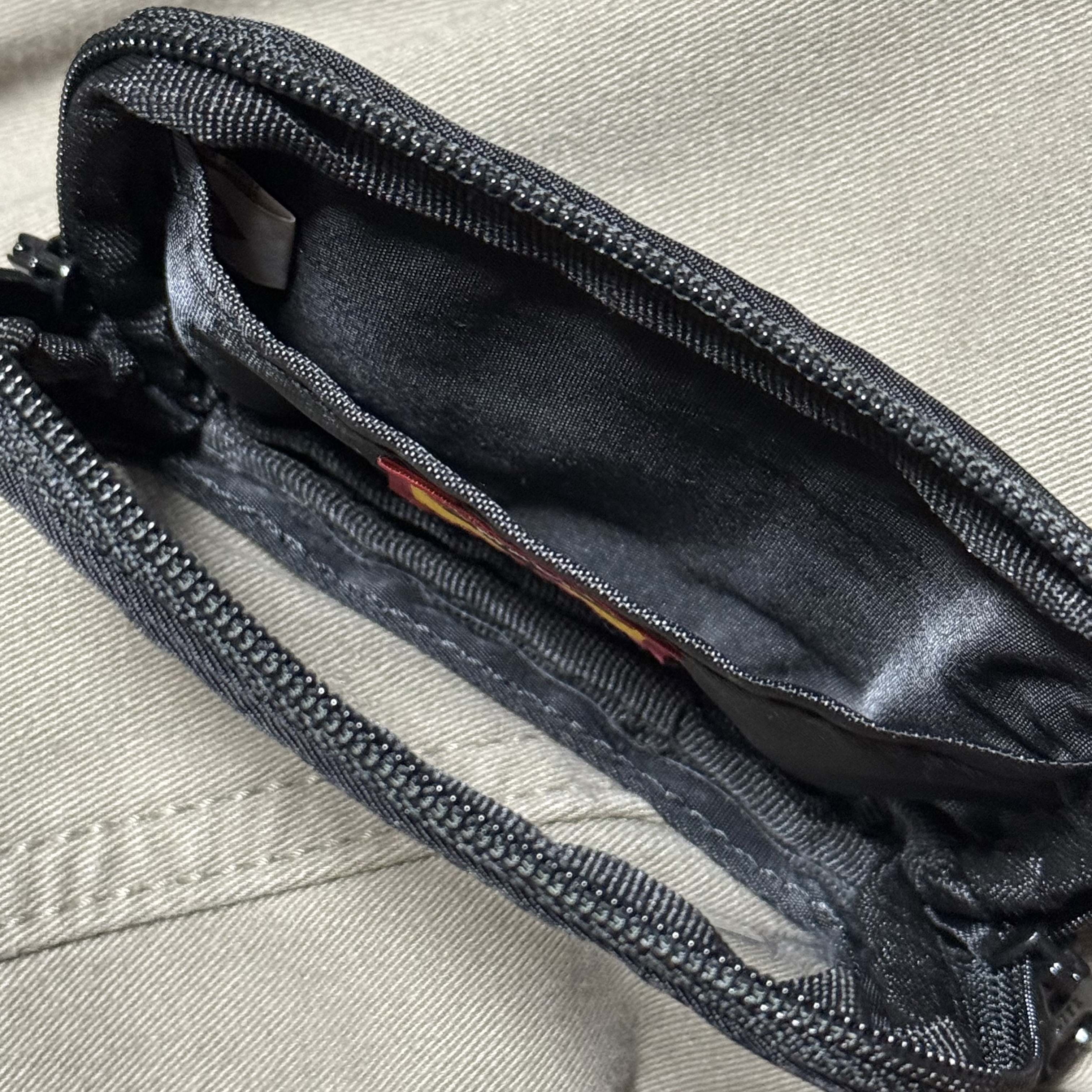Human Made Military Card Case Black 착용 스타일 - 3