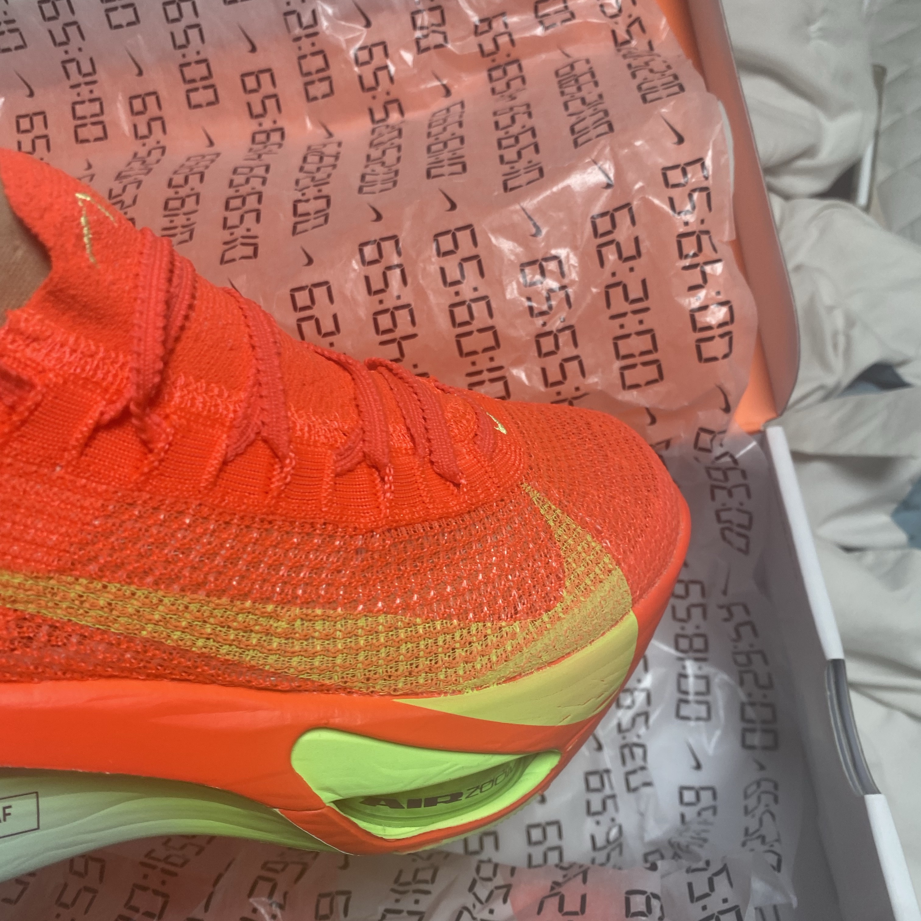 Nike Air Zoom Alphafly Next% 3 Bright Crimson Lime Blast, (W) Nike Air Zoom Alphafly Next% 3 Bright Crimson Lime Blast 착용 스타일 - 4