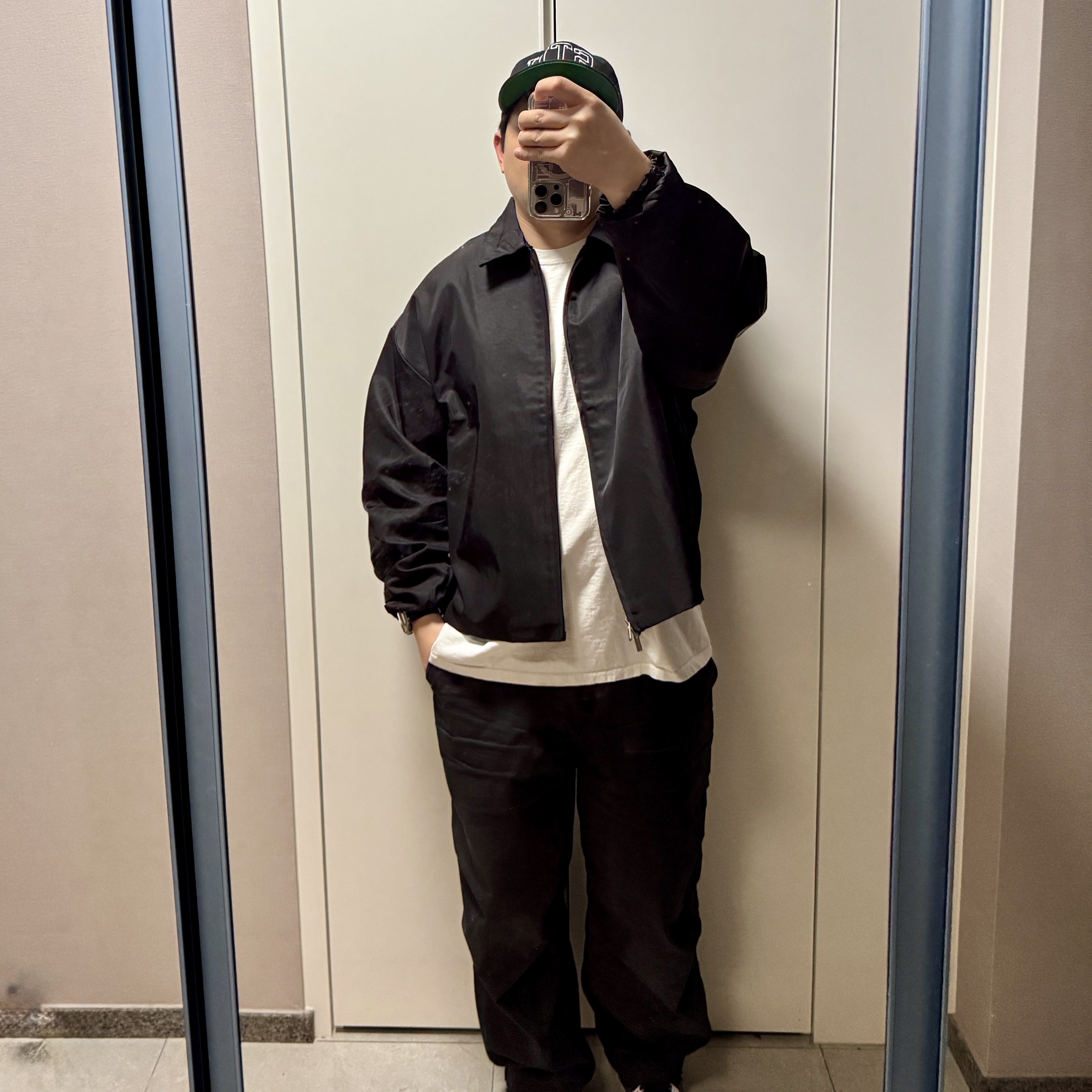 Essentials Textured Nylon Trucker Jacket Black - 24FW, Stussy California Grown Pigment Dyed T-Shirt Natural 착용 스타일 - 1