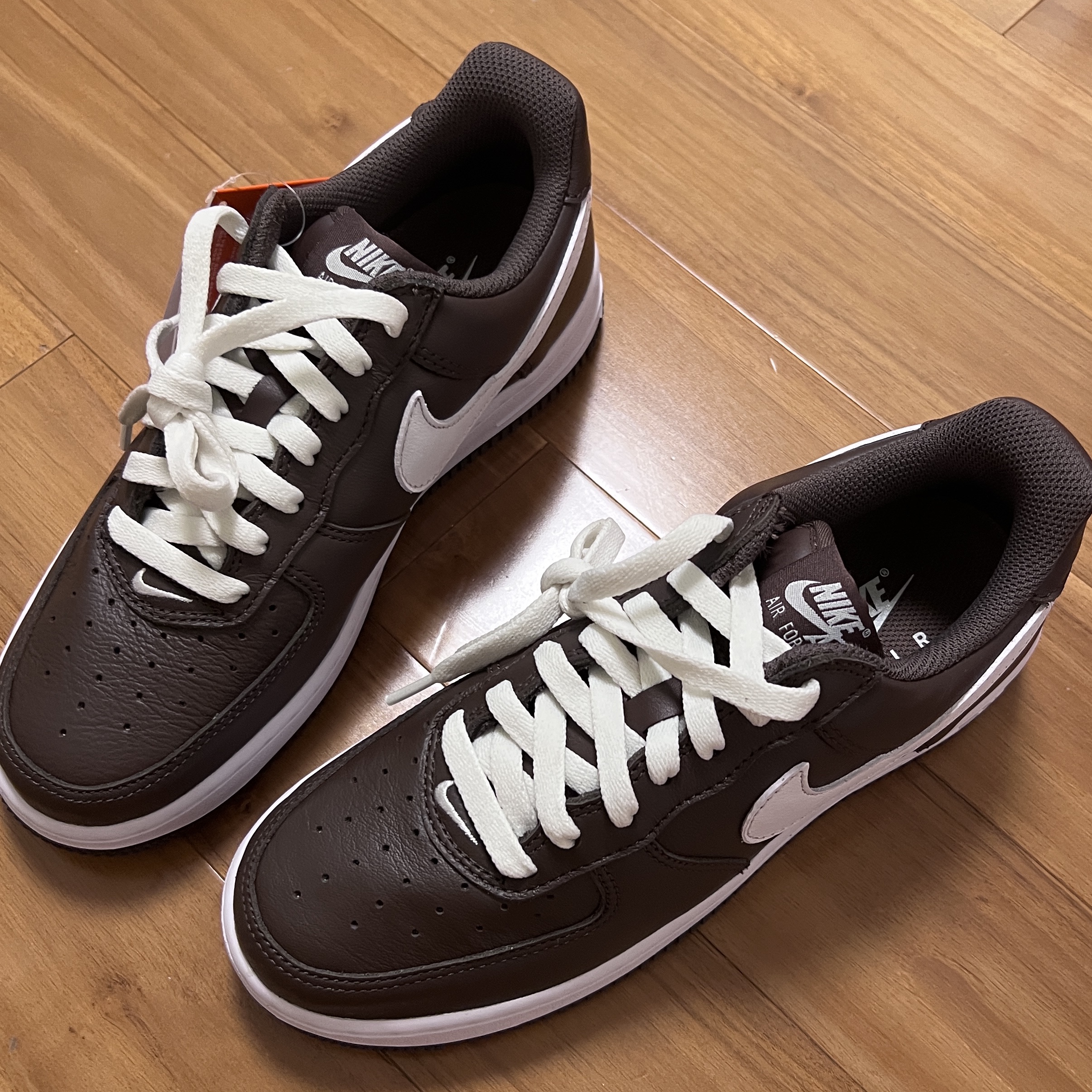 Nike Air Force 1 Low Retro Chocolate 착용 스타일