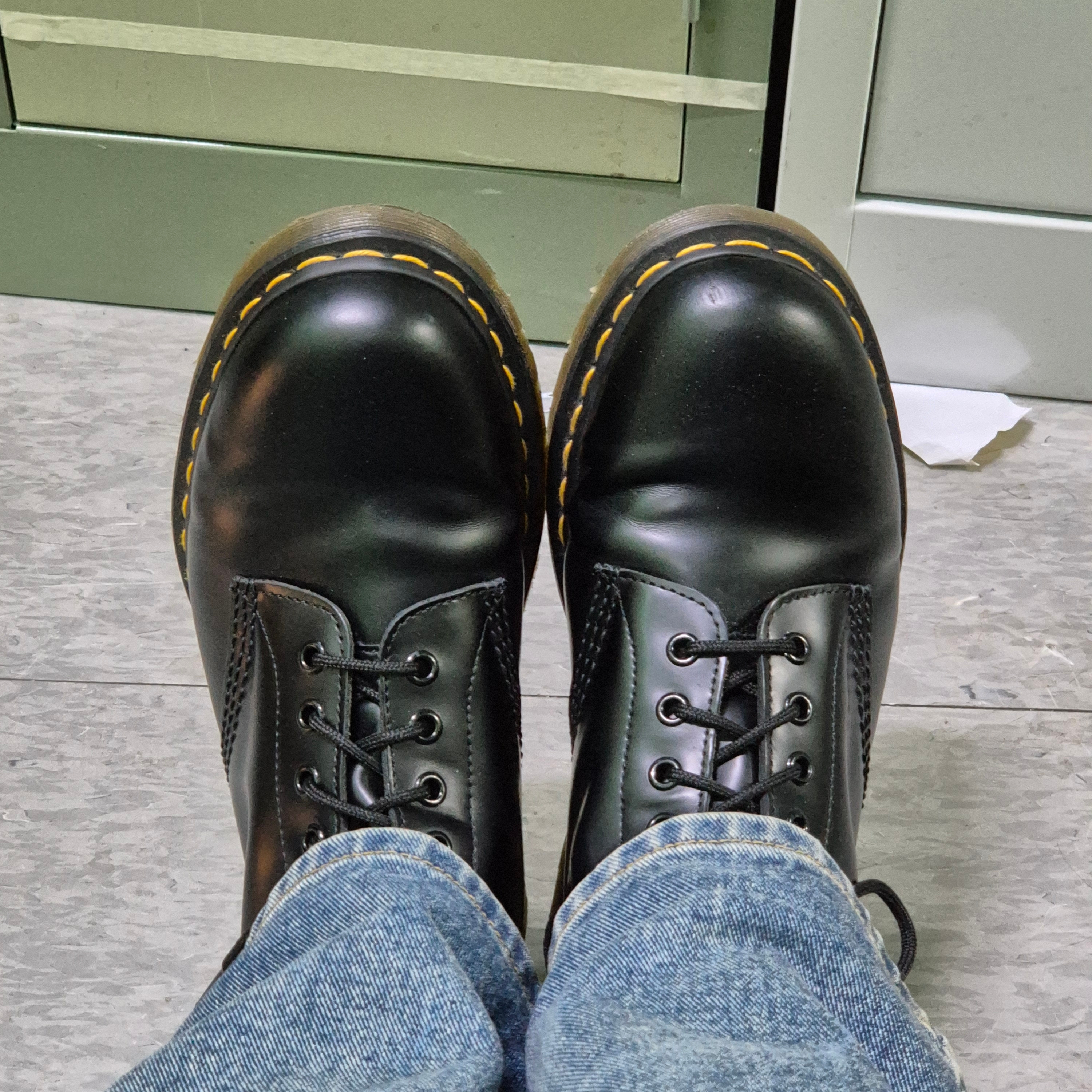 Dr. Martens 1460 Smooth Boots Black 착용 스타일