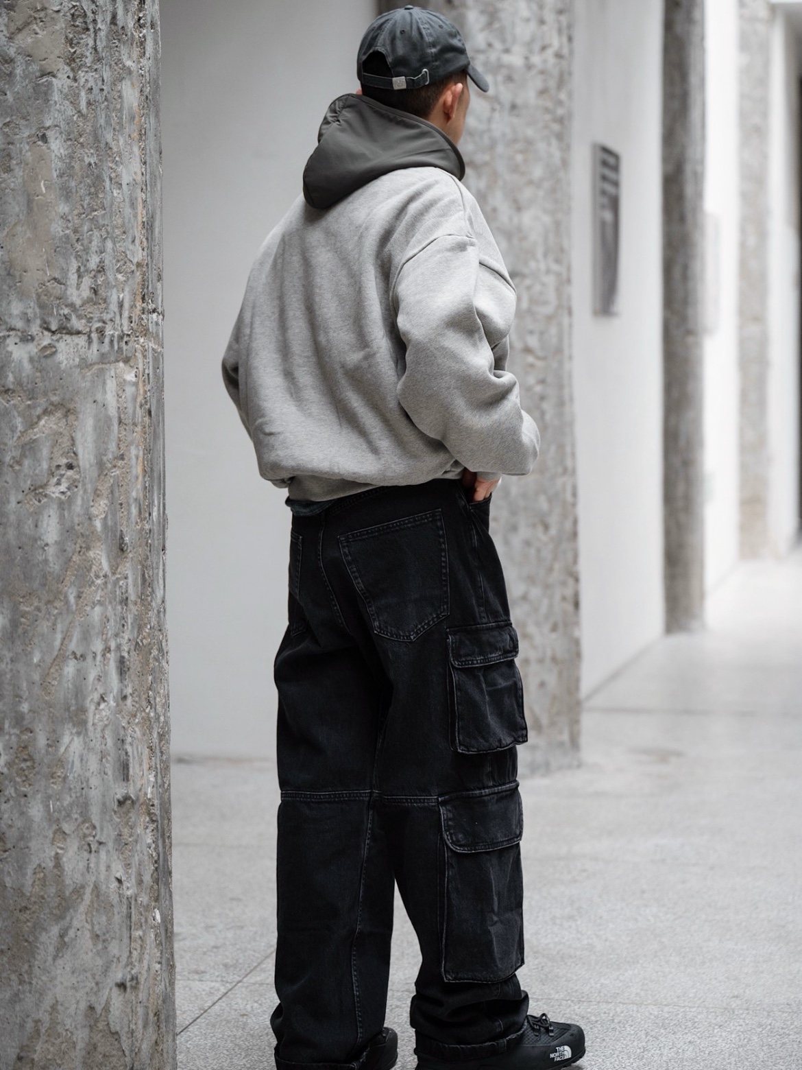 Essentials Nylon Fleece Hoodie Dark Heather Oatmeal Ink - 24SS 착용 스타일 - 2