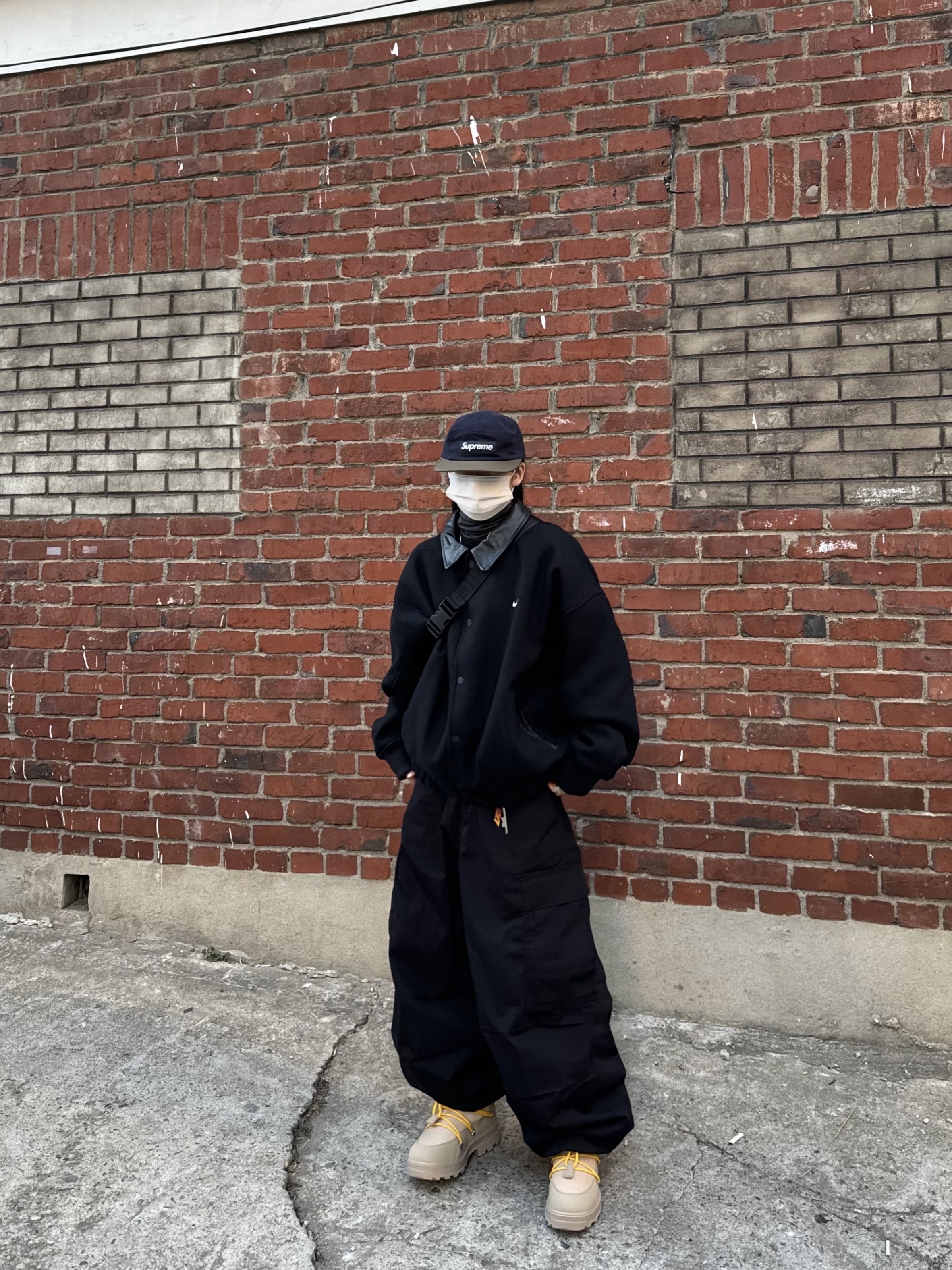 Nike Solo Swoosh Wool Varsity Jacket Black White - Asia, Supreme 2-Tone Camp Cap Navy - 23FW 착용 스타일 - 3