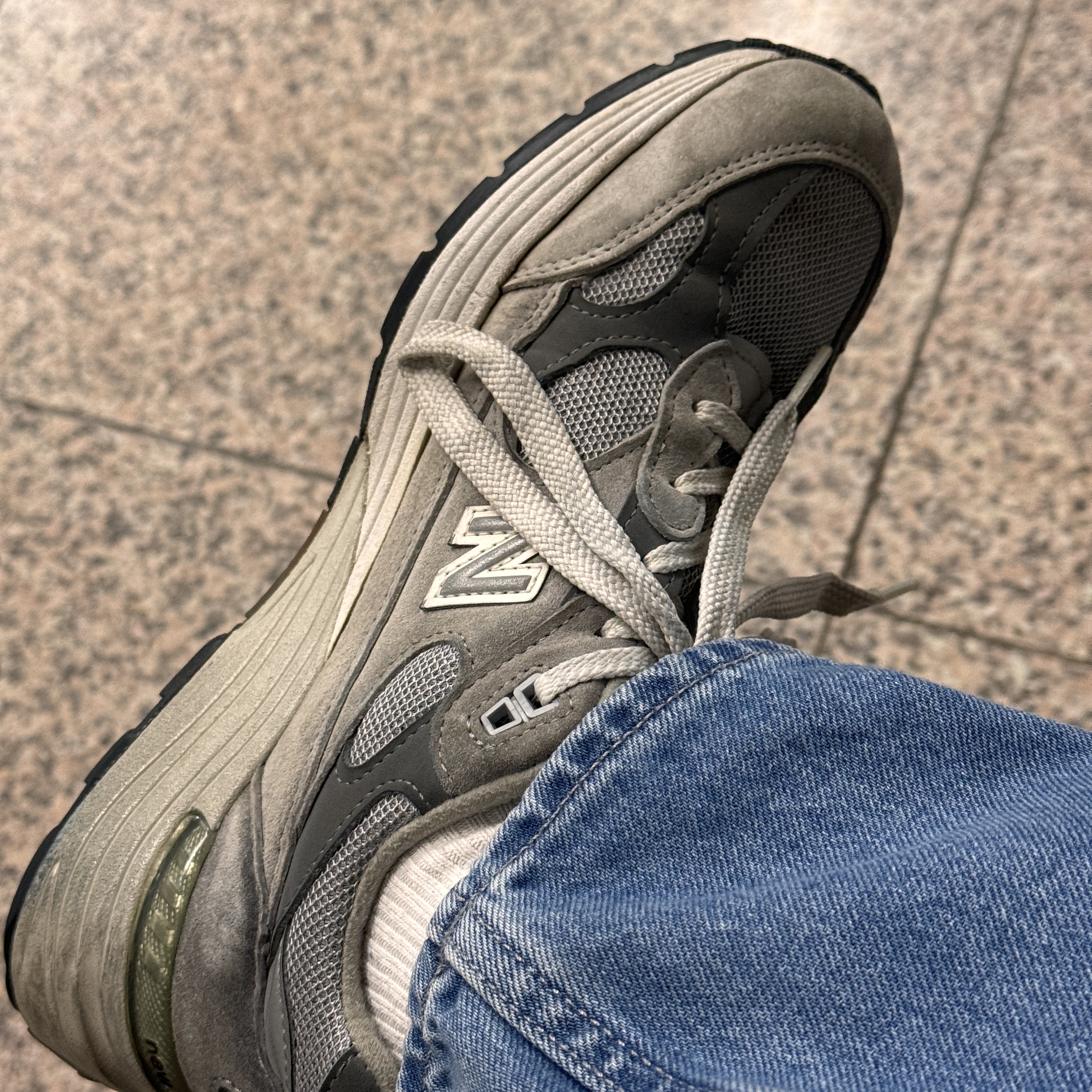 New Balance 992 Made in USA Grey - D Standard 착용 스타일 - 3