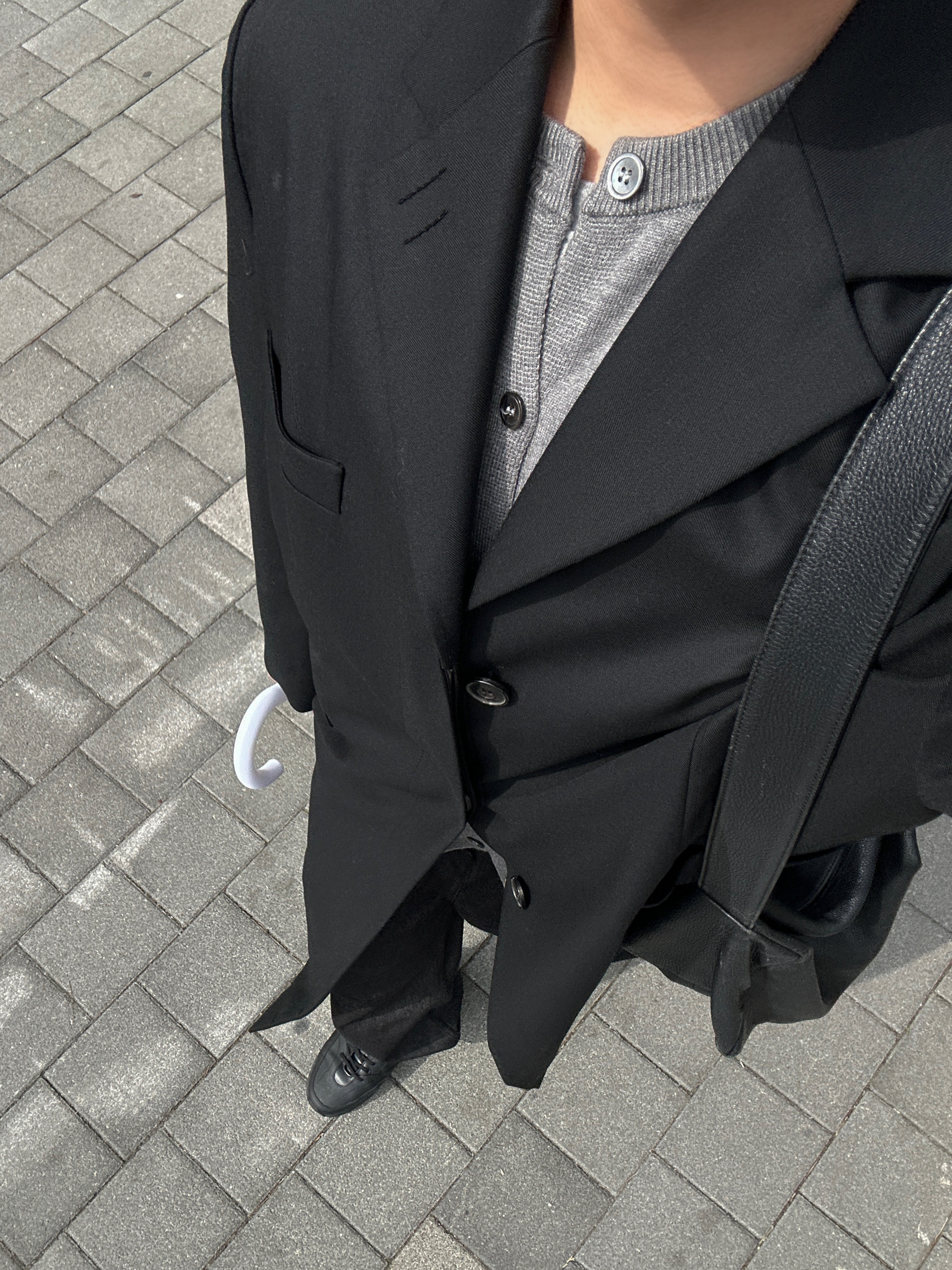 Amomento Mens Colored Straight Fit Denim Black - 24FW, BOSE QC Ultra Black (Korean Ver.) 착용 스타일 - 5