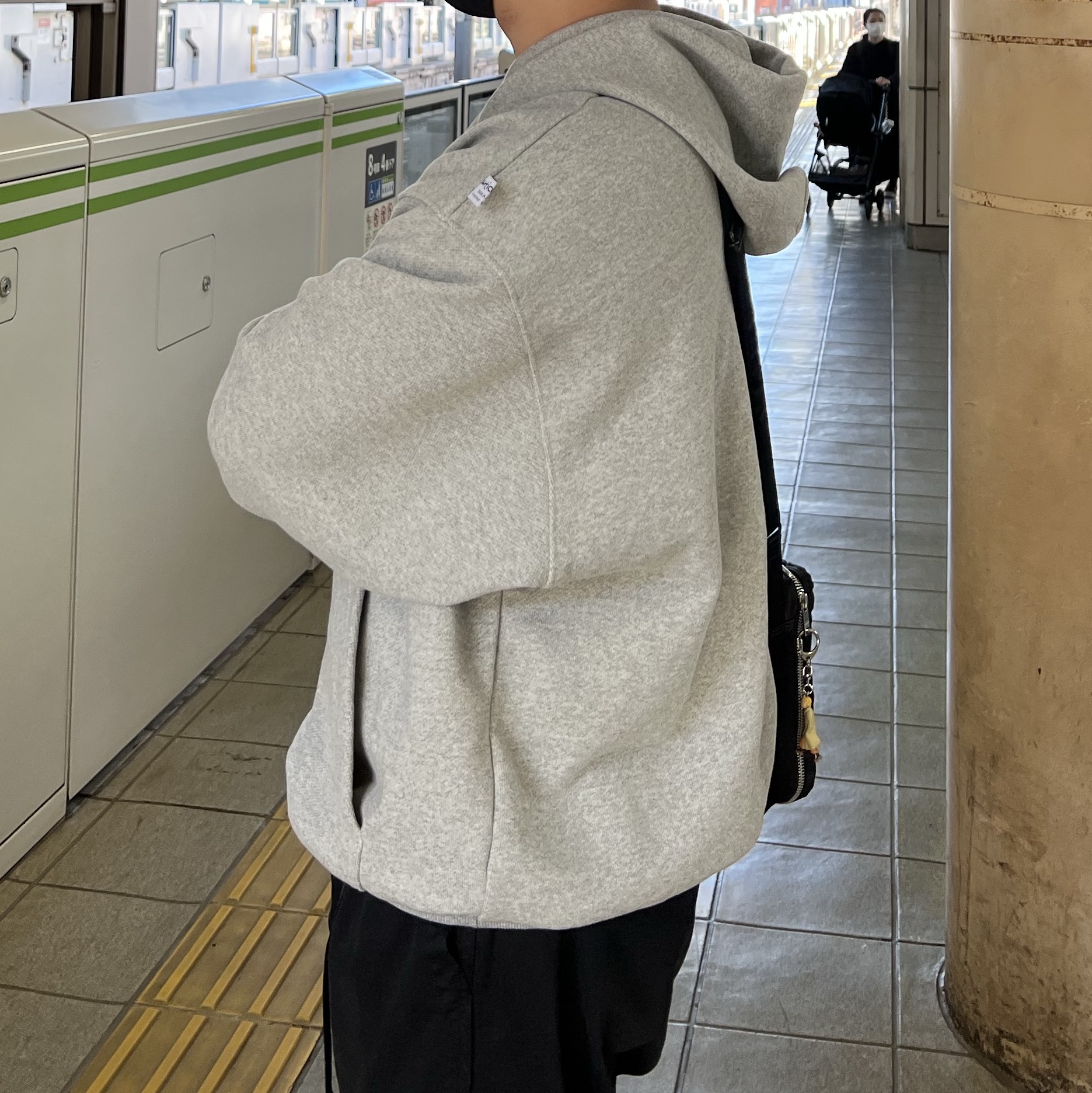 Porter Tanker Shoulder Bag S Black 착용 스타일