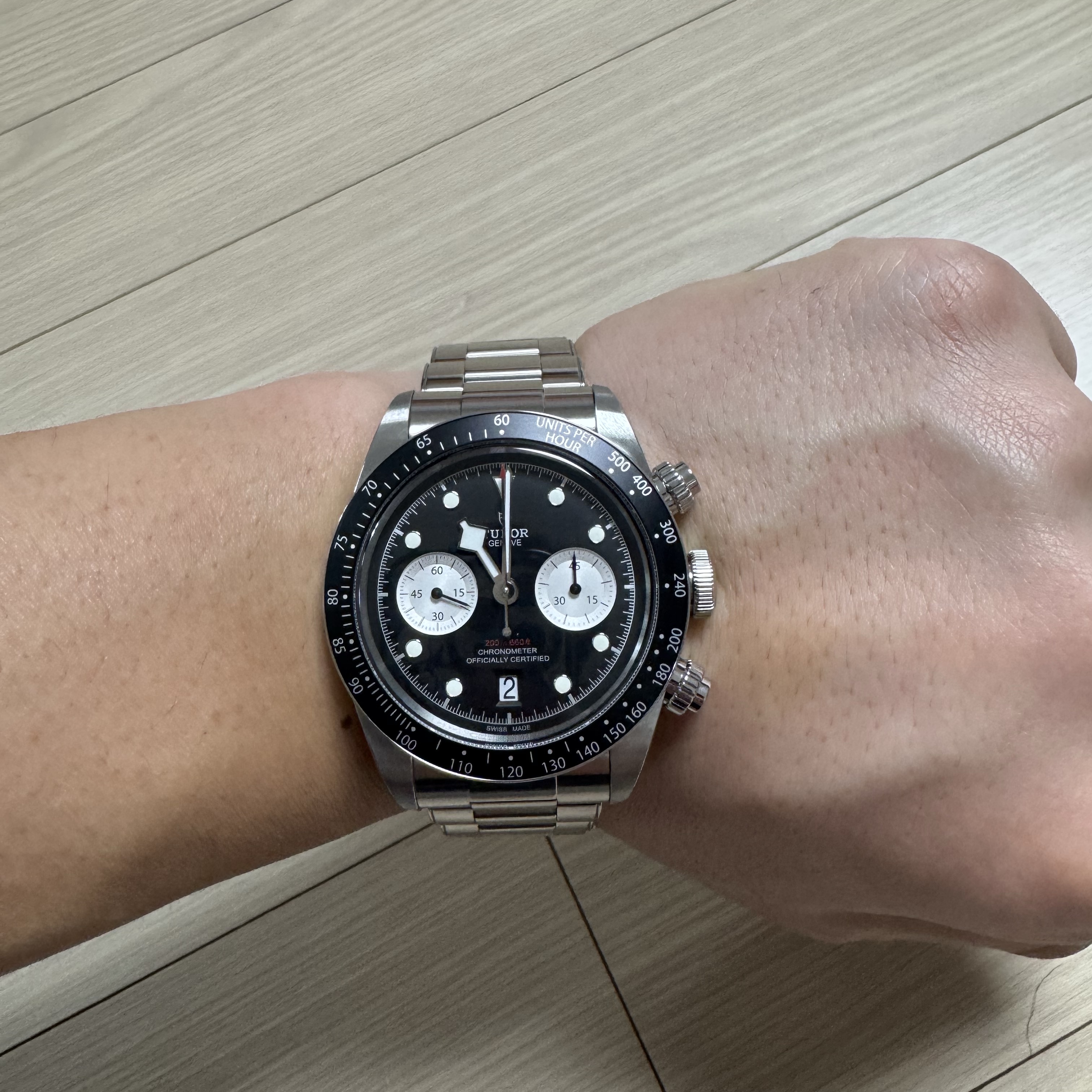 Tudor Black Bay Chrono MT5813 Steel Bracelet Black 착용 스타일