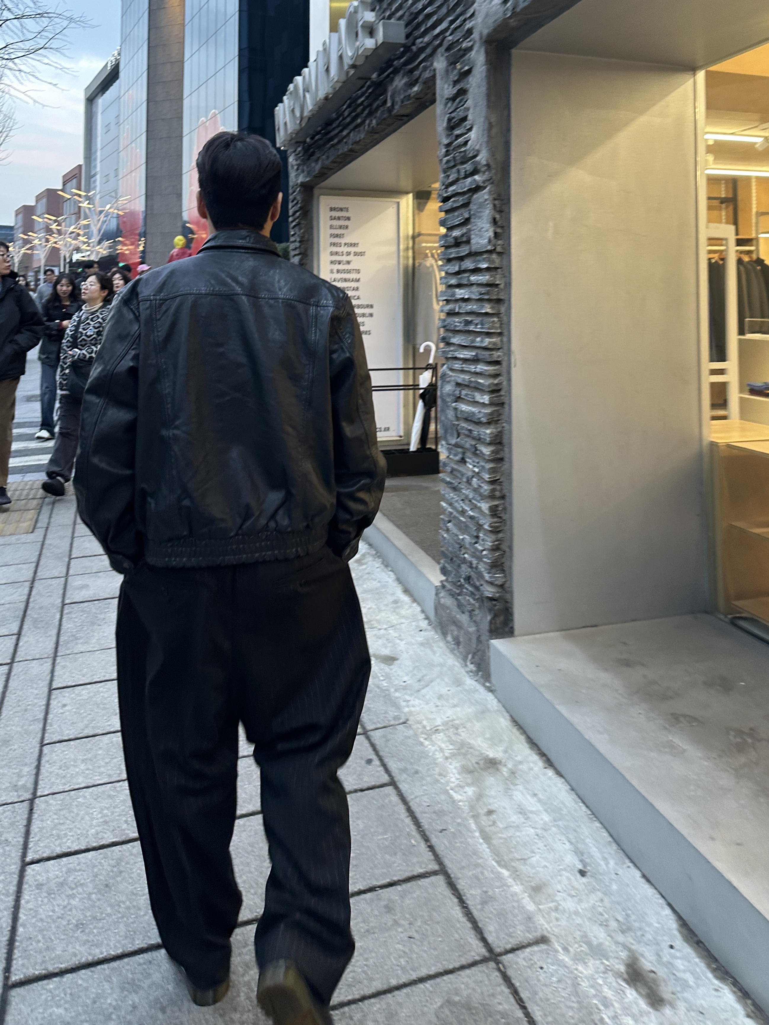 Dr. Martens 1461 Smooth Black 착용 스타일 - 1