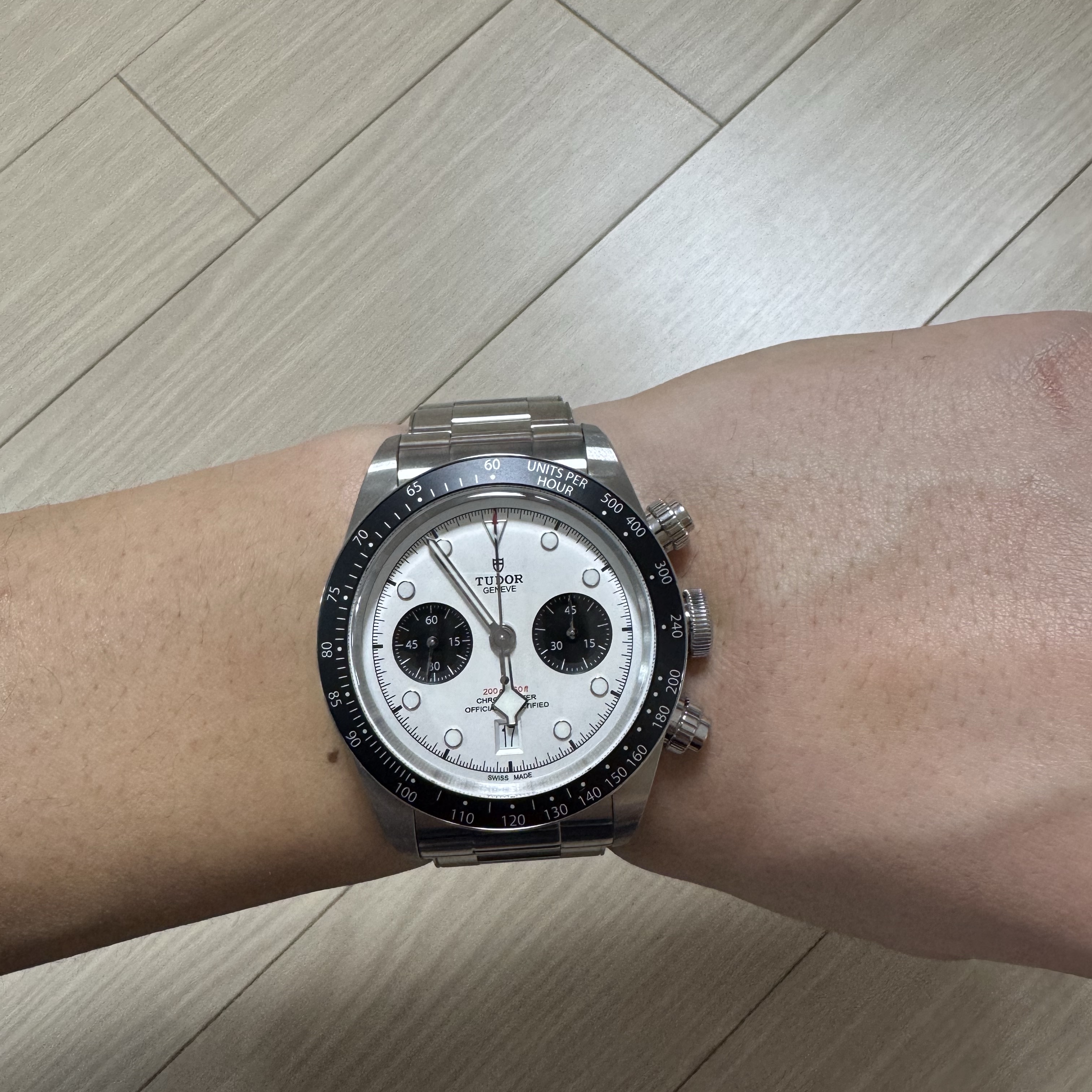 Tudor Black Bay Chrono MT5813 Steel Bracelet Opaline 착용 스타일