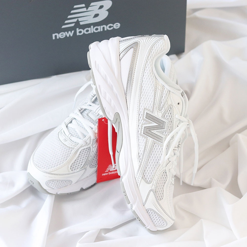 New Balance 740v2 White Silver Metallic 착용 스타일 - 1