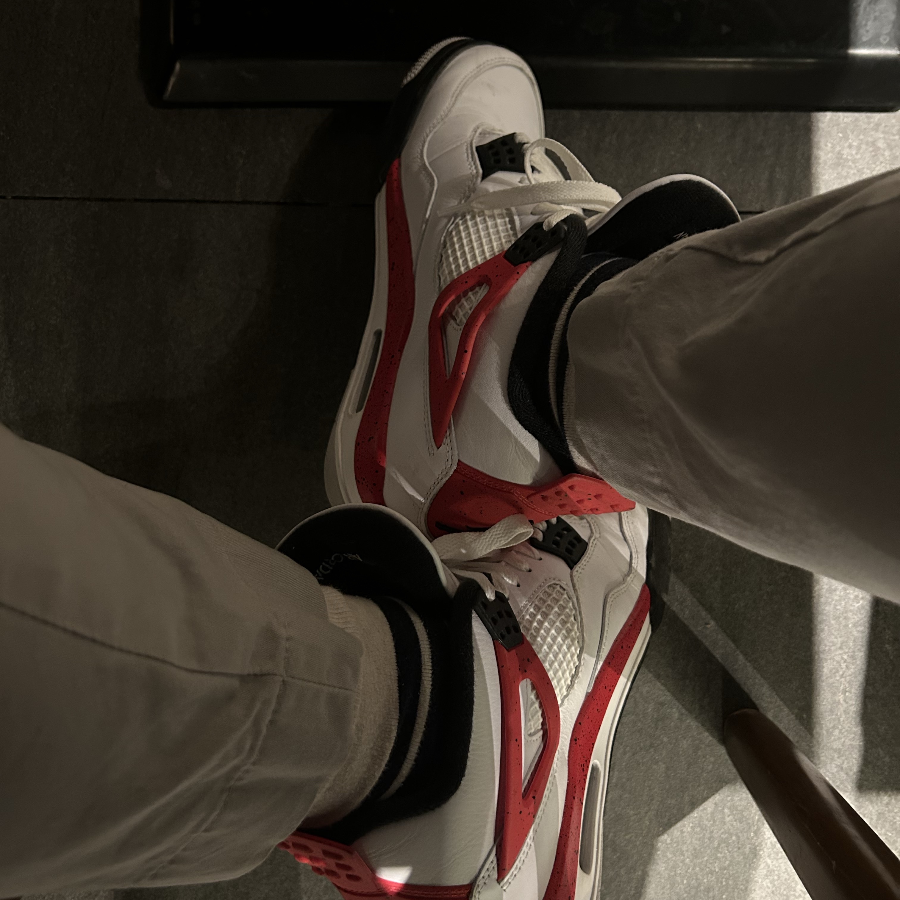 Jordan 4 Retro Red Cement 착용 스타일