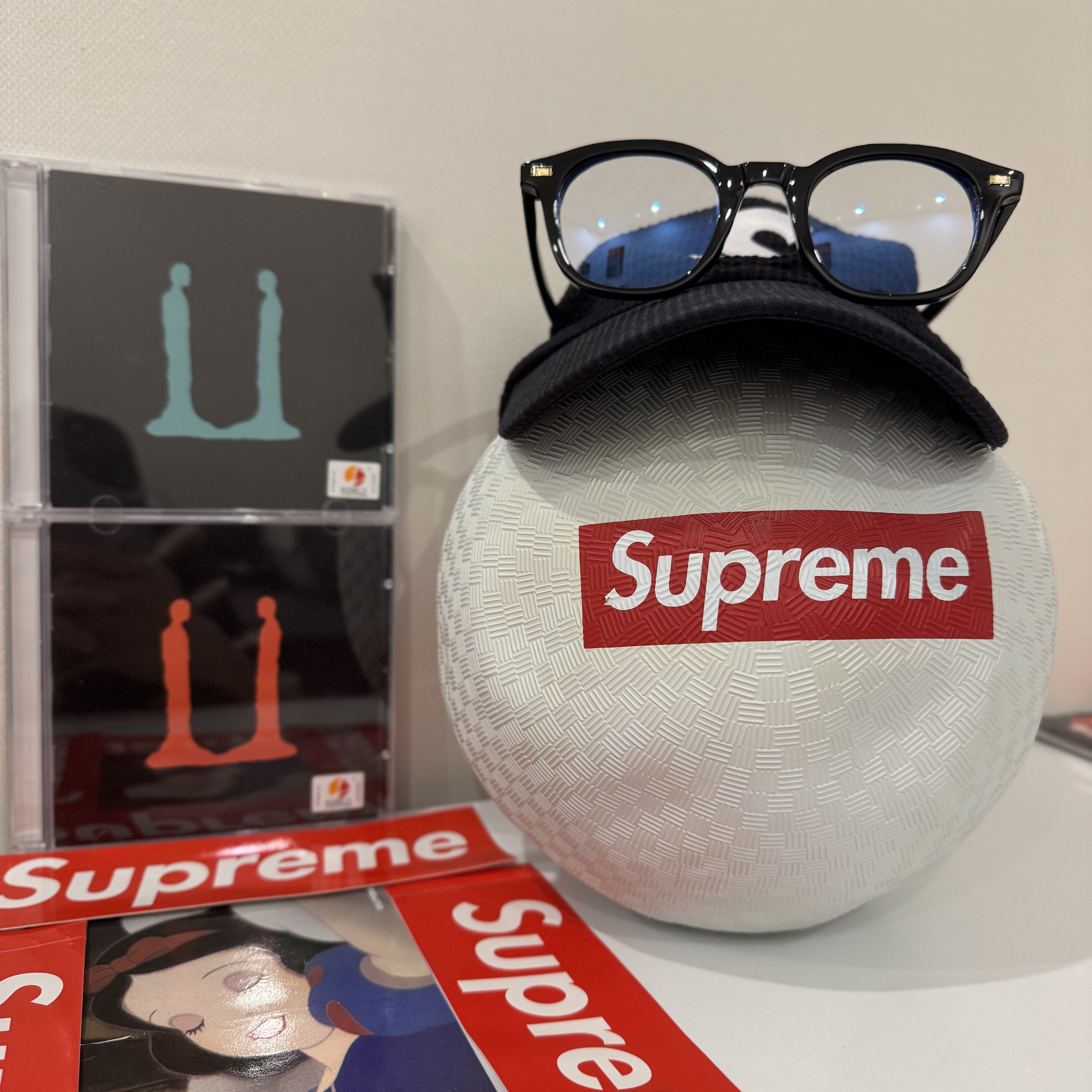 Supreme Seersucker S Logo 6-Panel Navy - 24SS, Supreme x Franklin Playground Ball White - 24SS 착용 스타일