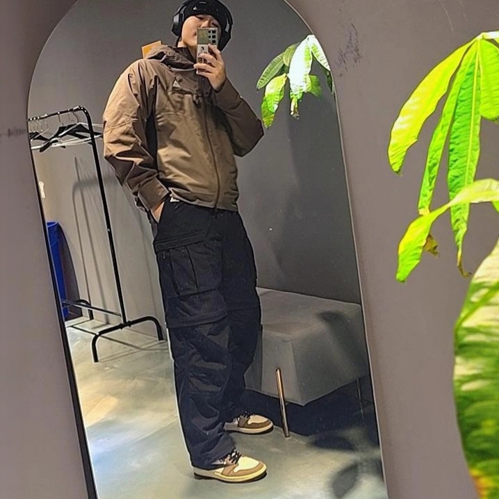 Nike ACG Smith Summit Cargo Pants Black Anthracite - US/EU, Nike ACG Storm-Fit ADV Gore-Tex Misery Ridge Jacket Iron Stone - Asia 착용 스타일
