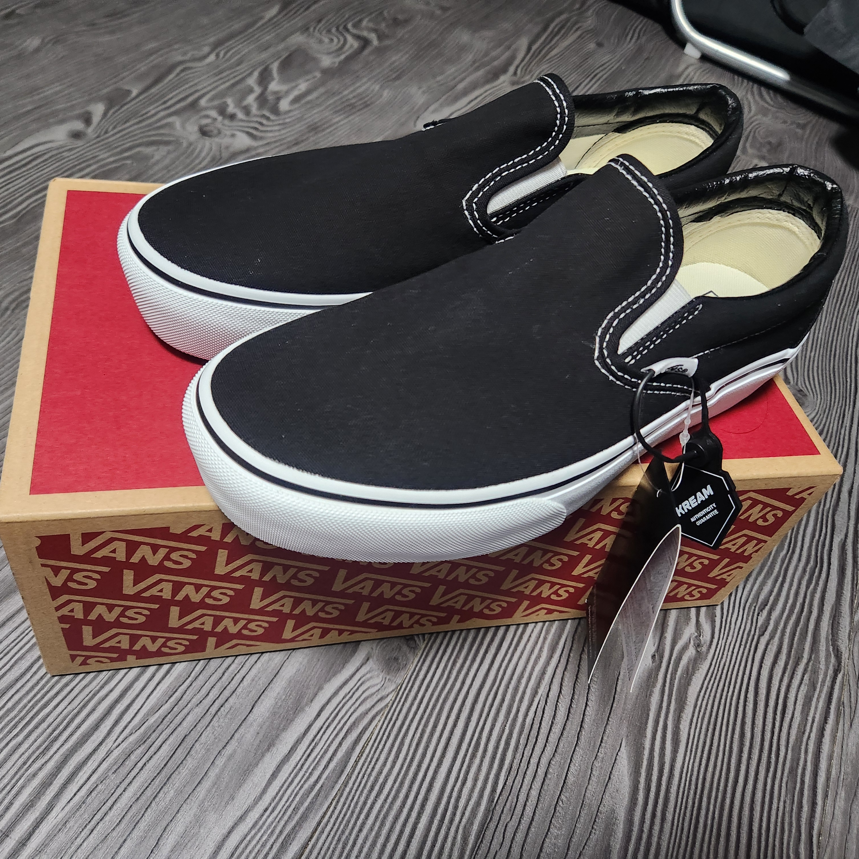 Vans Classic Slip-On Platform Black 착용 스타일
