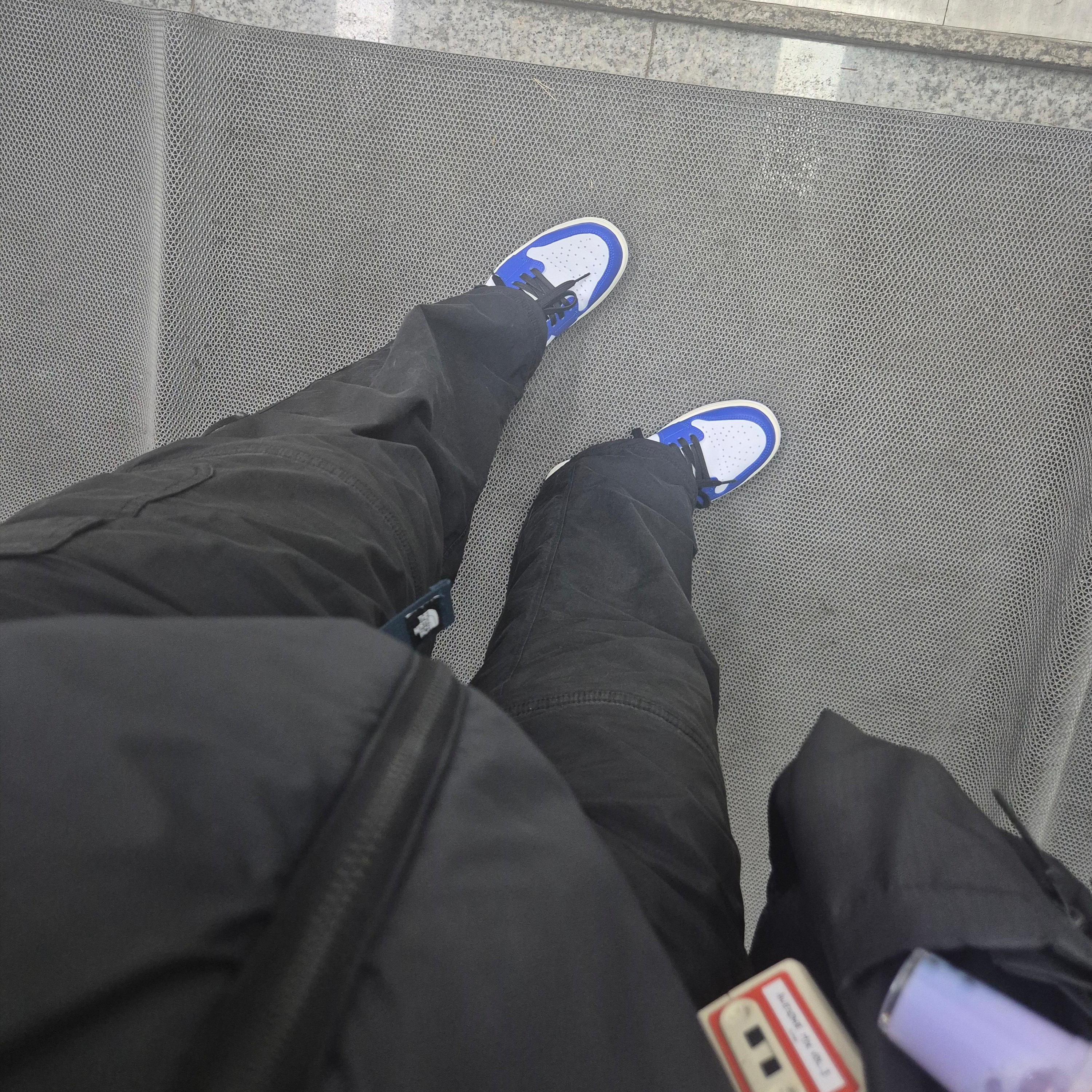 Nike ACG Rope De Dope Primaloft Therma-Fit Jacket Black Summit White - Asia, Jordan 1 Retro Low OG Game Royal 착용 스타일