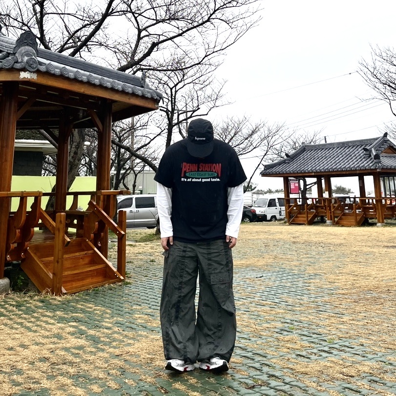 Gildan X American Collection PENN STATION T-Shirt Black, Supreme Gore-Tex Paclite Long Bill Camp Cap Black - 23SS 착용 스타일 - 6