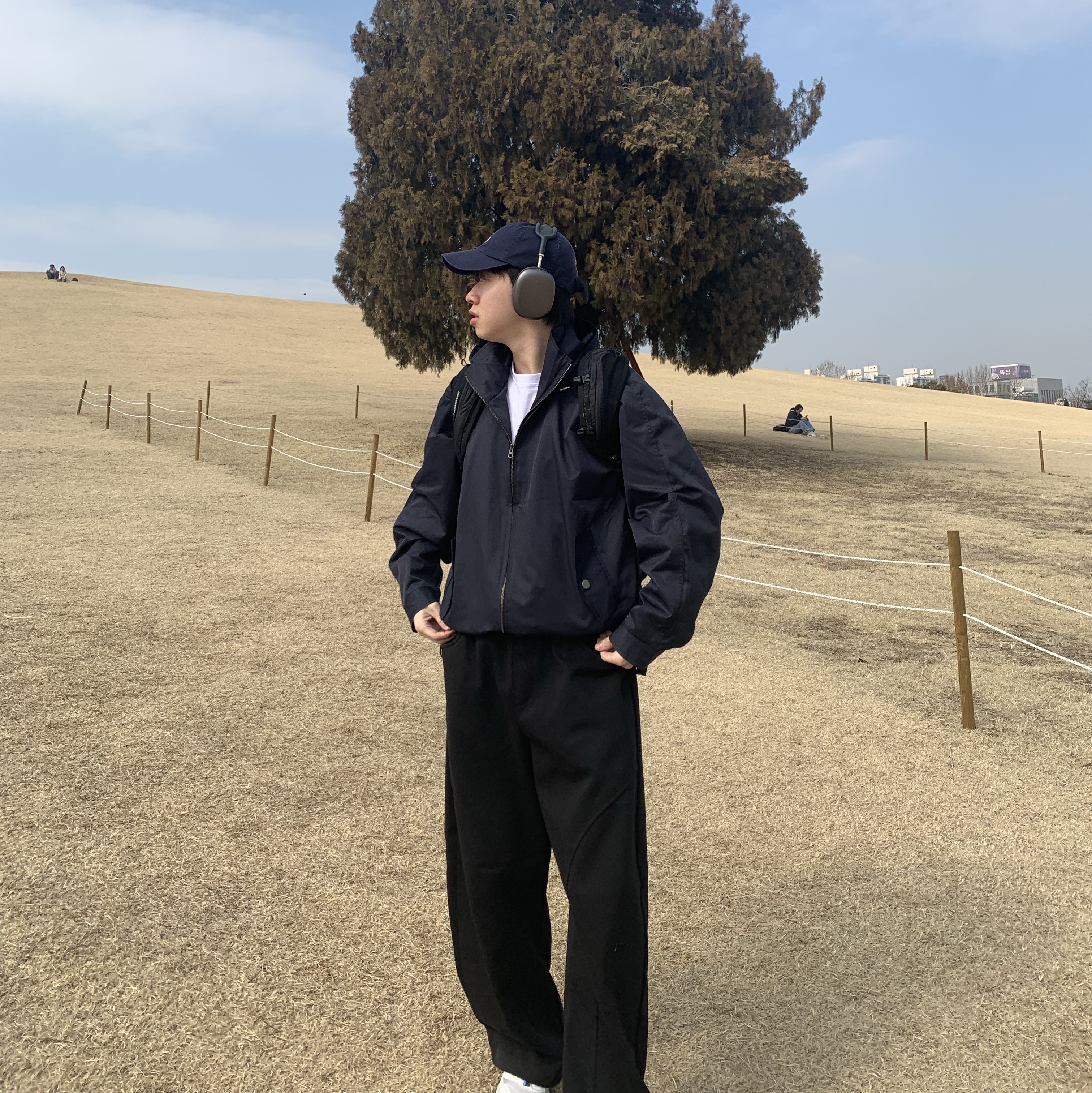 Salomon Trailblazer 20 Black, Apple AirPods Max Lightning Space Gray (Korean Ver.) 착용 스타일 - 5
